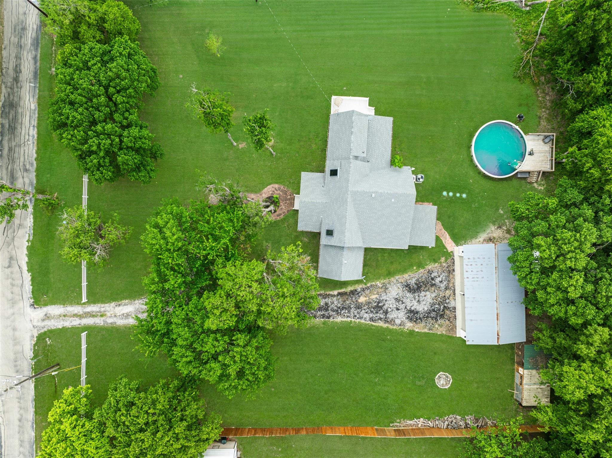 main property photo 32
