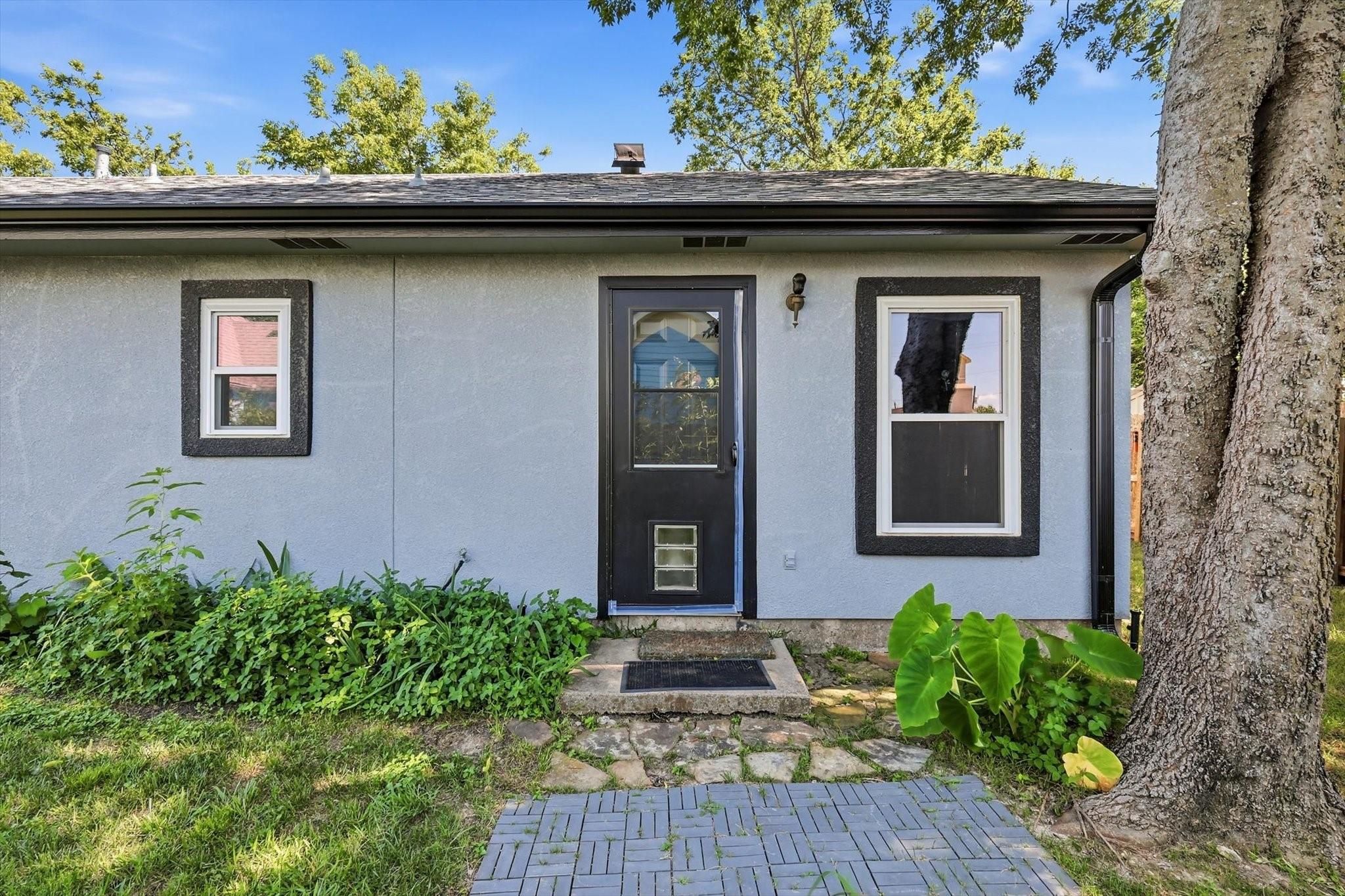 main property photo 23