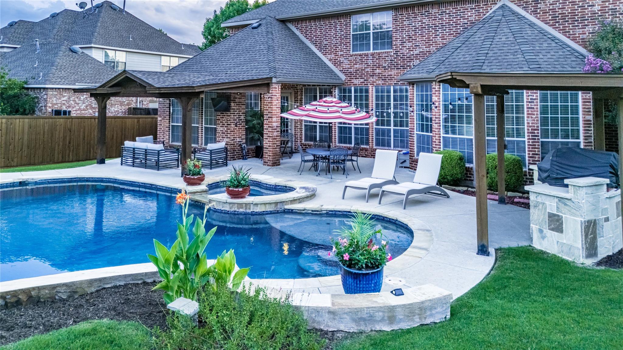 main property photo 33