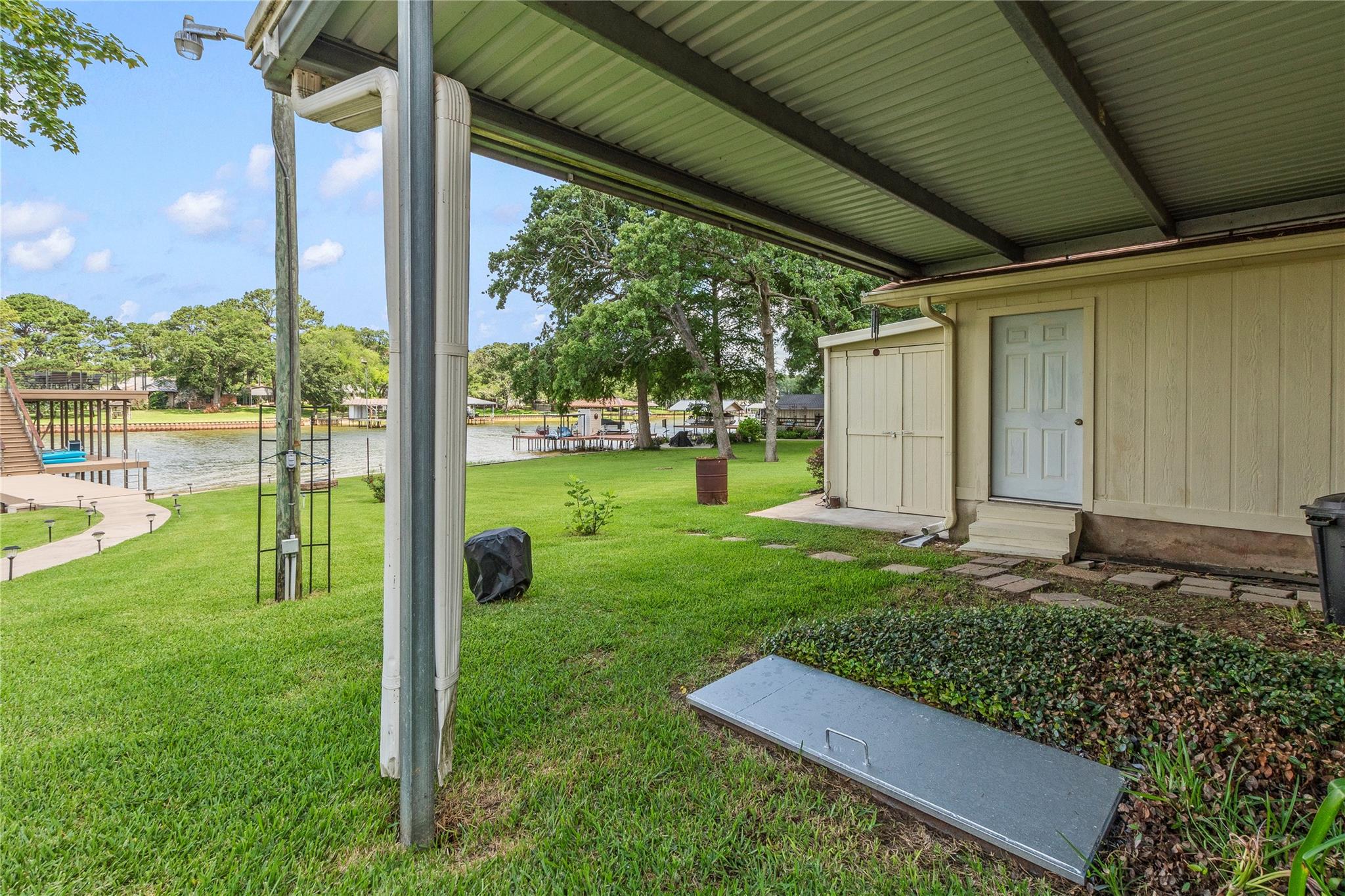 main property photo 31