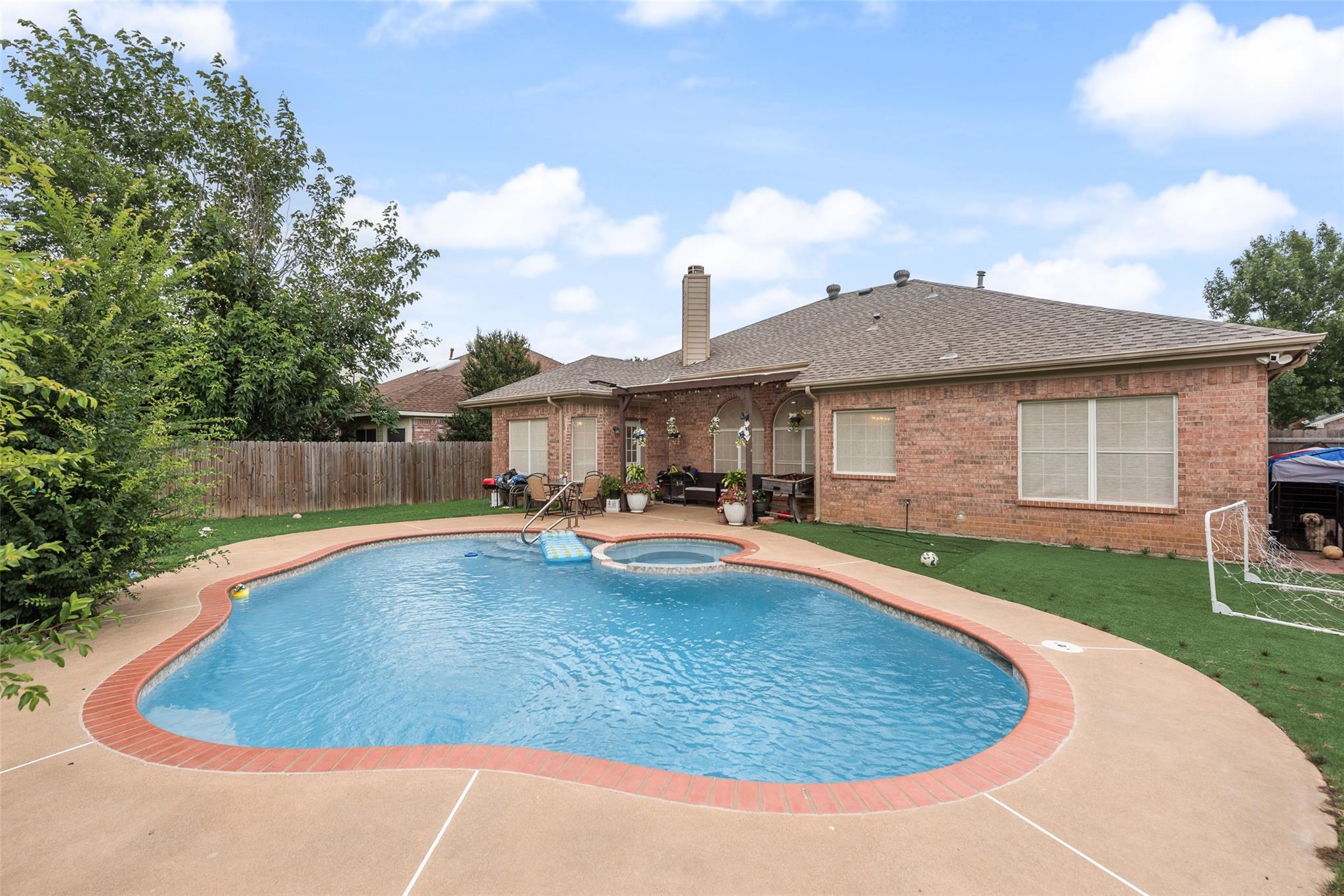 main property photo 20