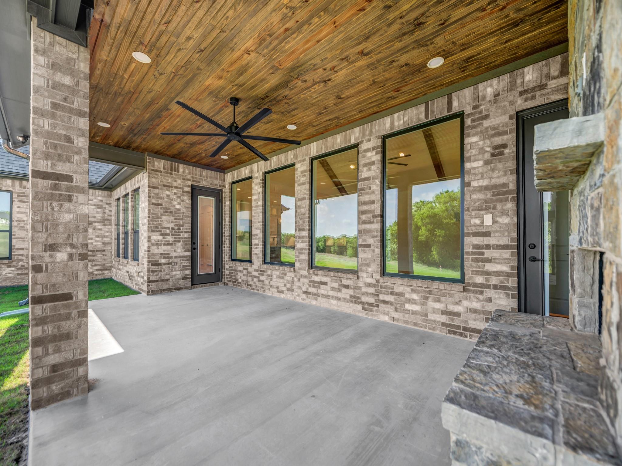main property photo 5