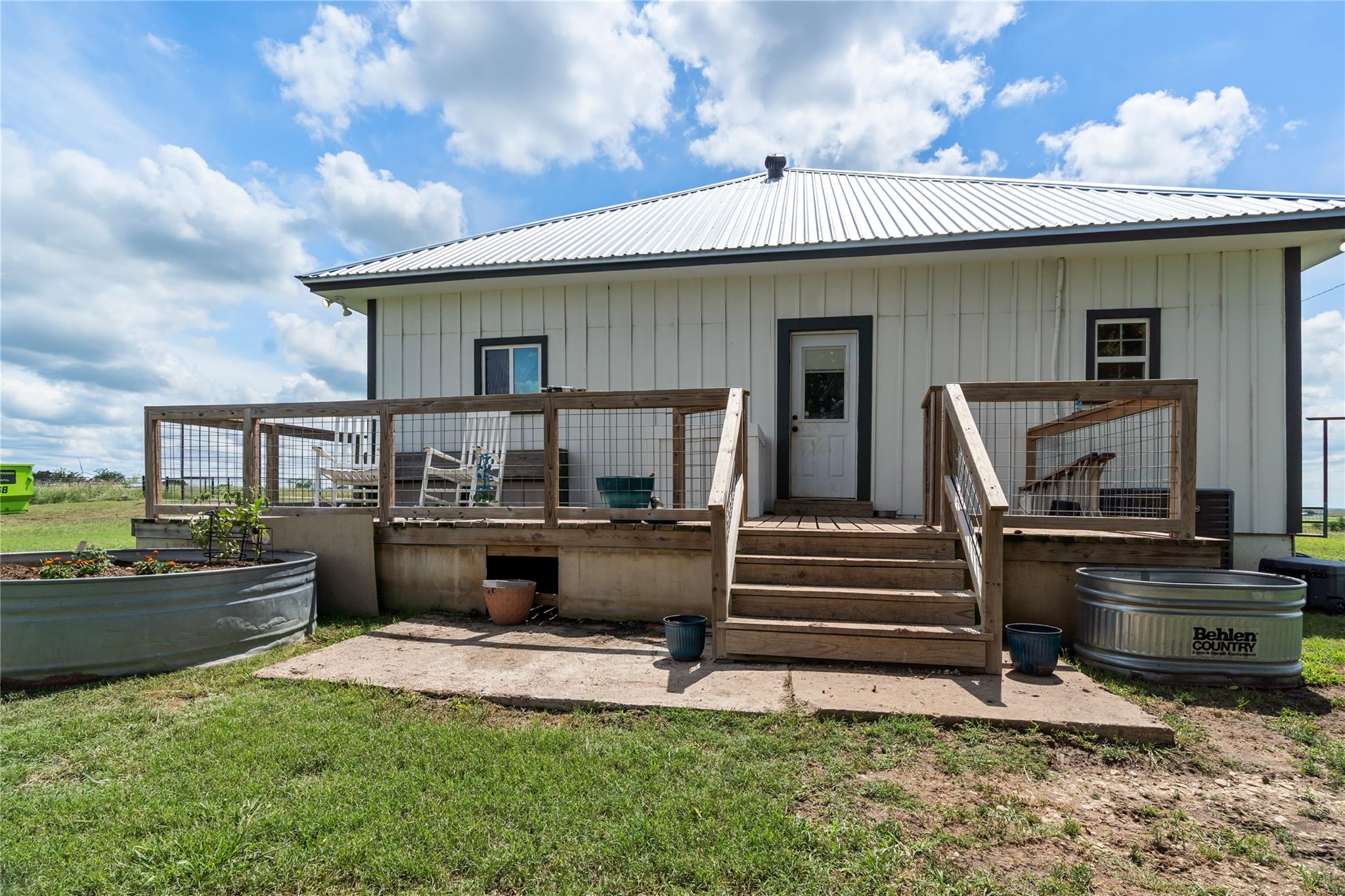 main property photo 31