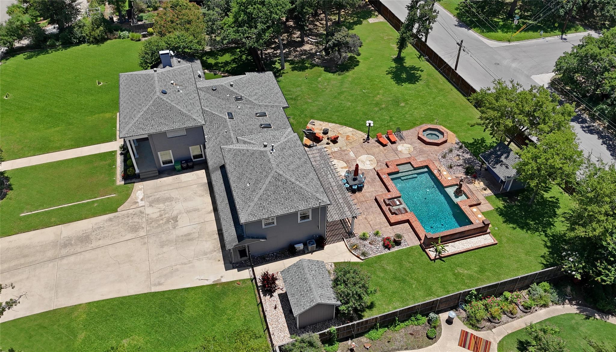 main property photo 3