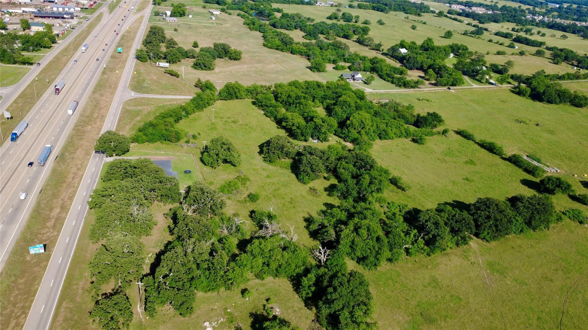 main property photo 10