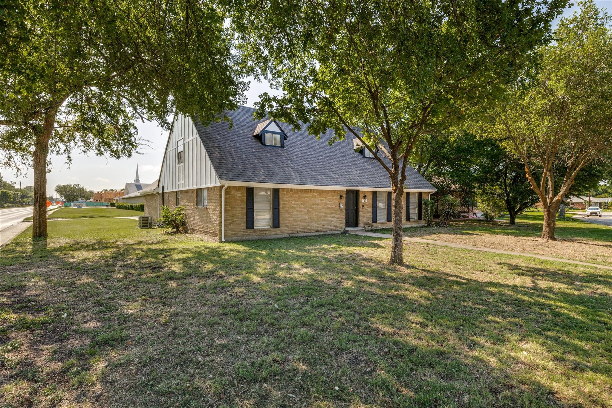 main property photo 20