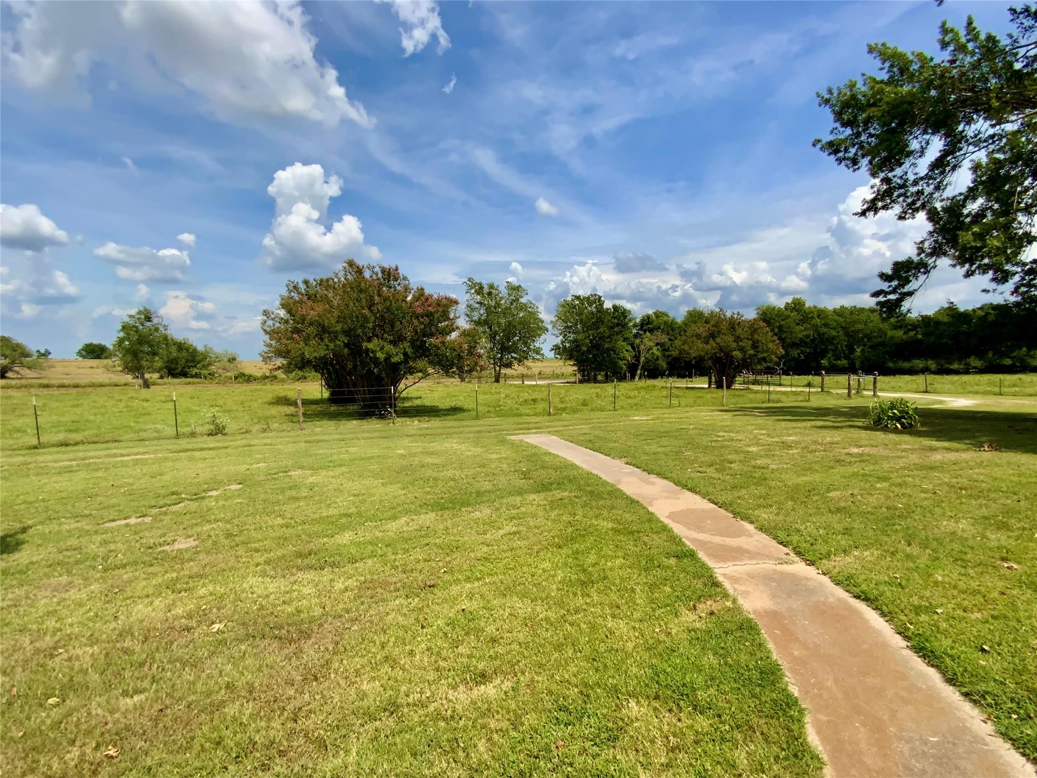 main property photo 9