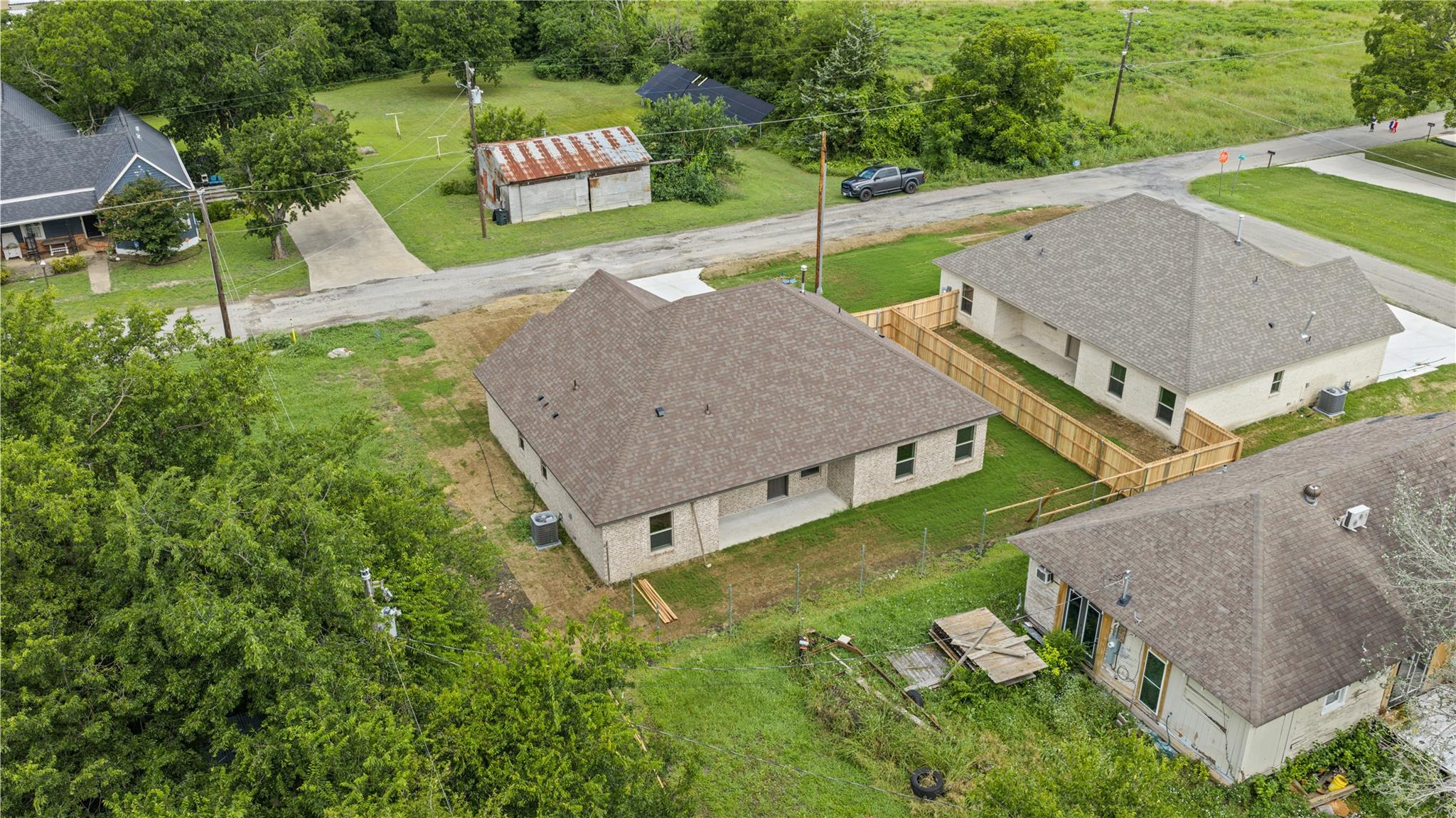 main property photo 27