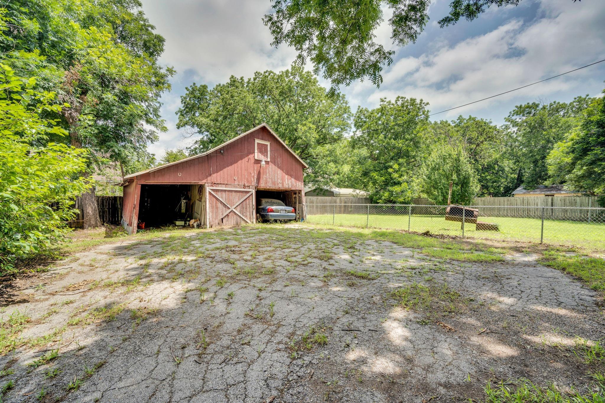 main property photo 30