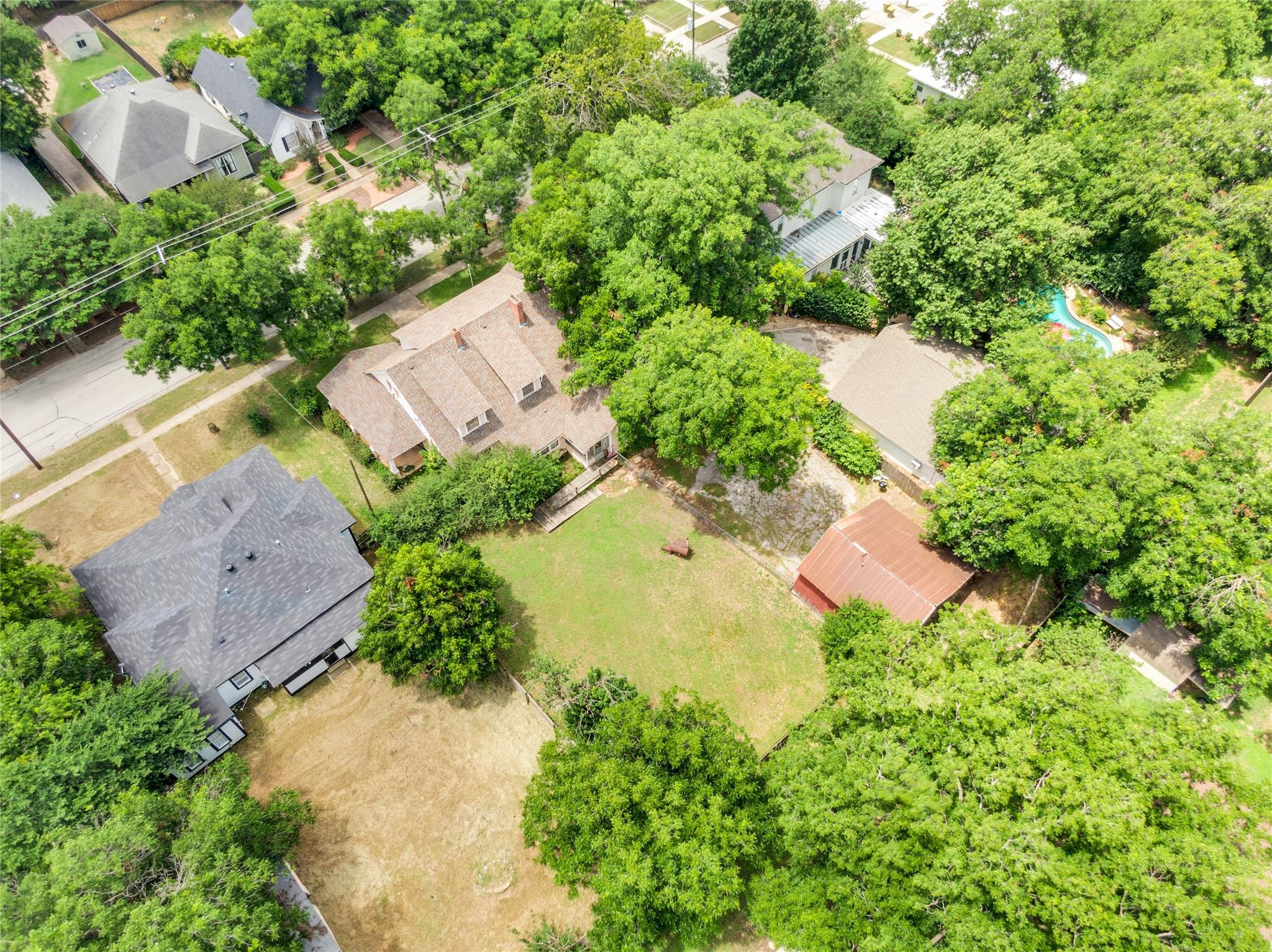 main property photo 36