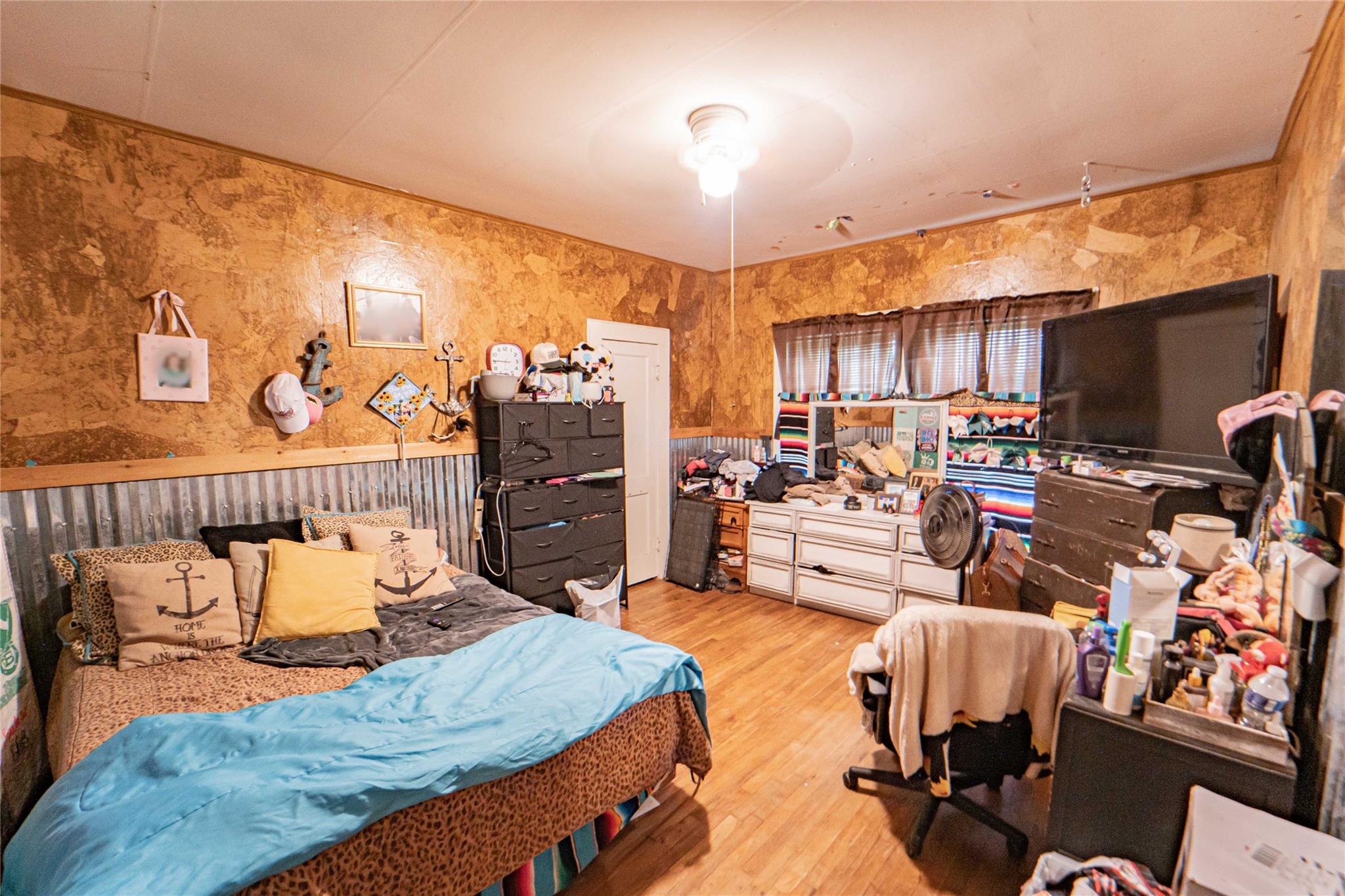 main property photo 12