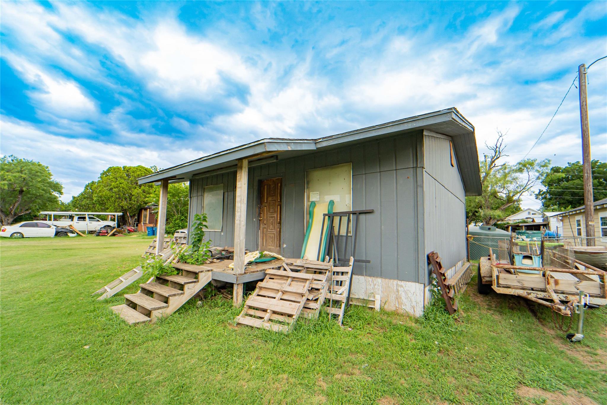 main property photo 23