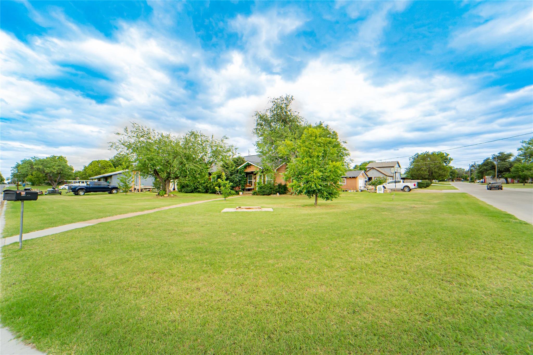 main property photo 25