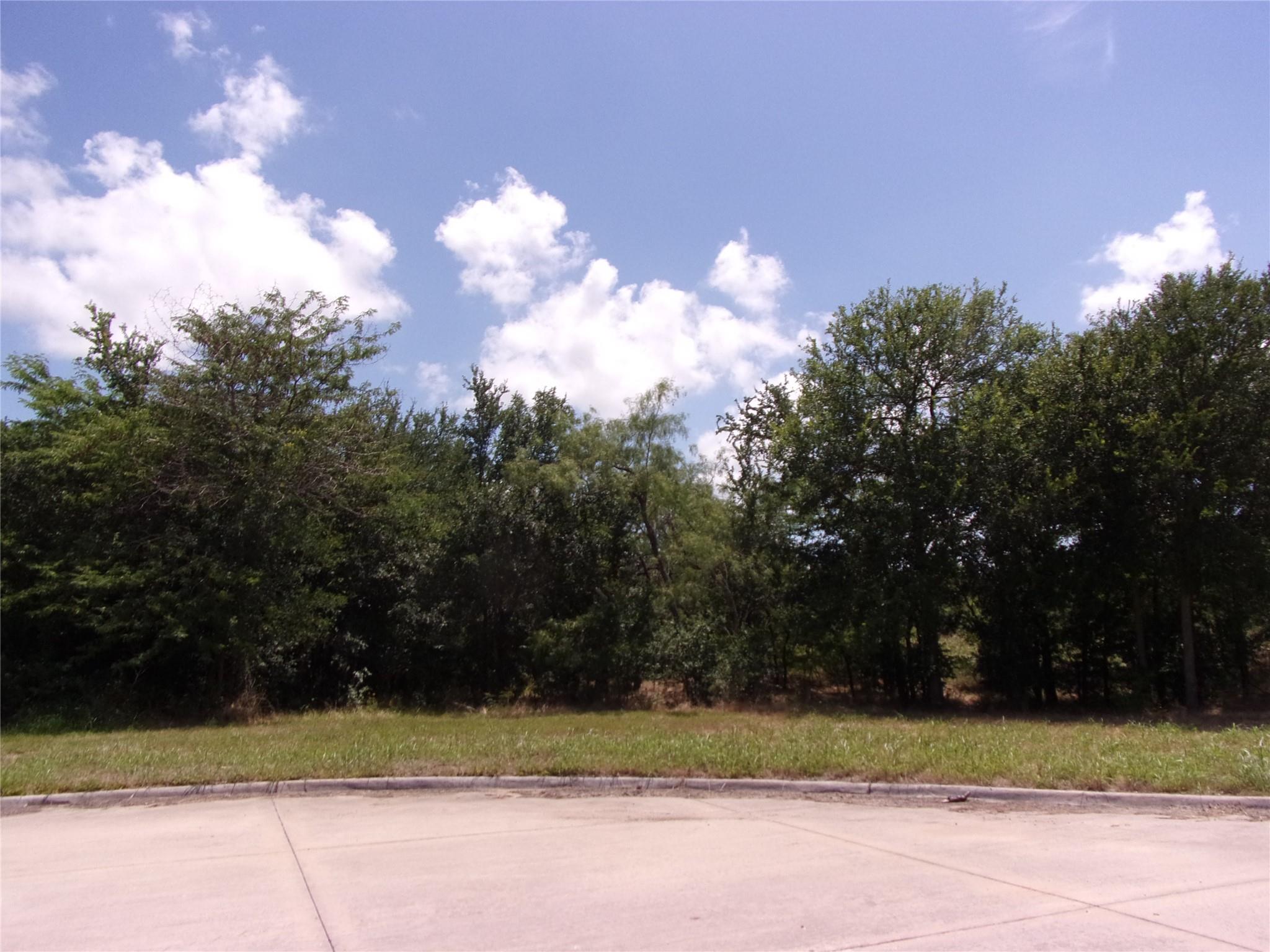 main property photo 14