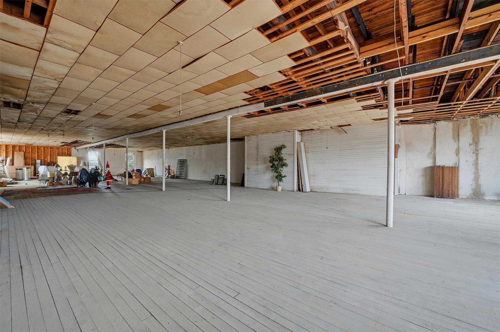 main property photo 29