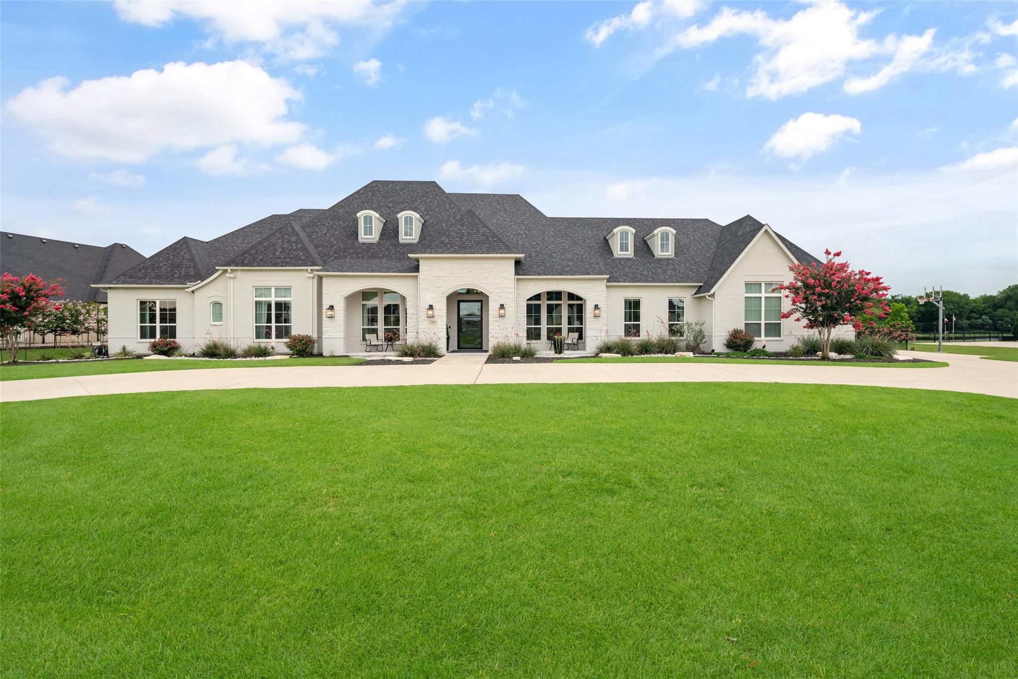 main property photo 8