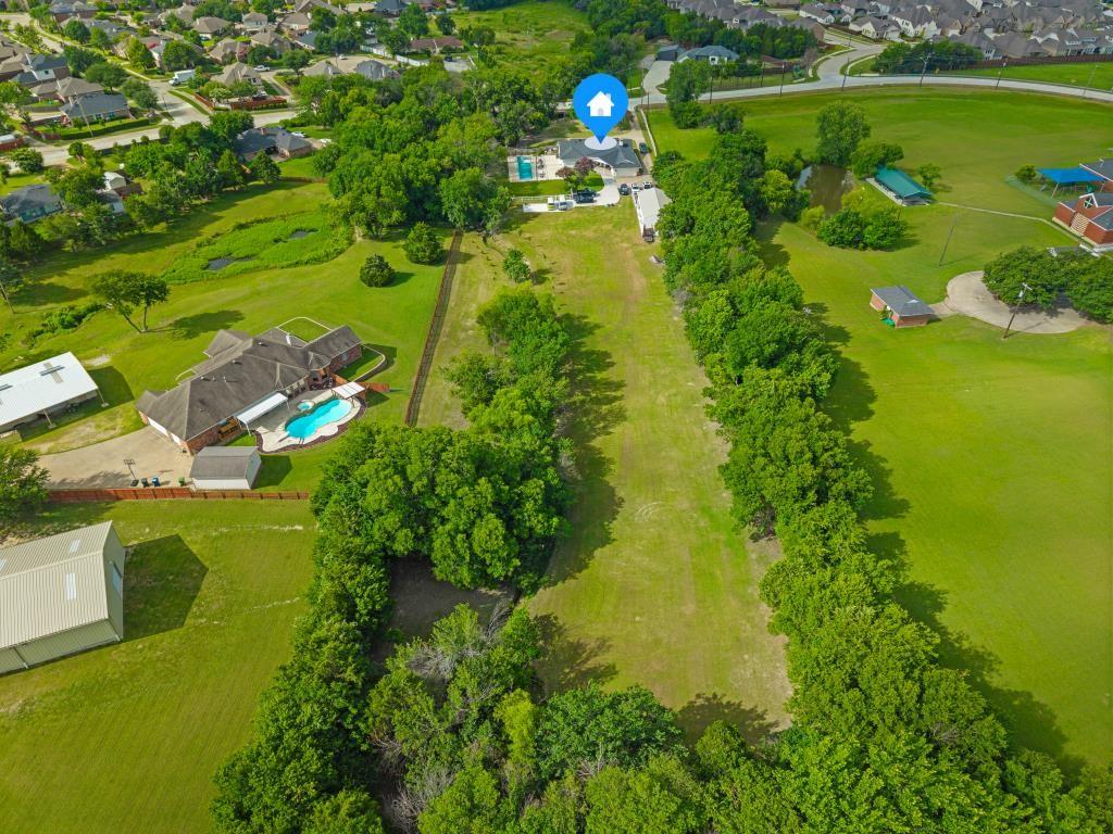 main property photo 25