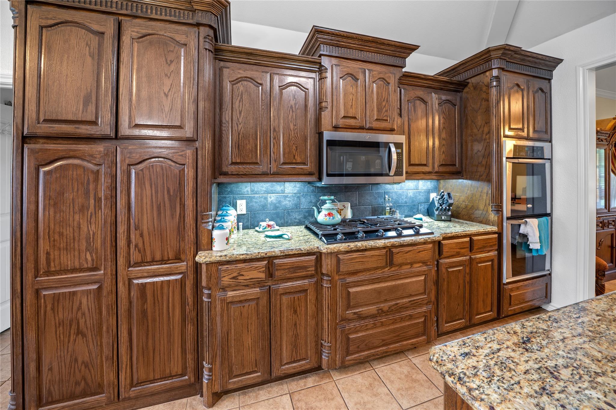 main property photo 7