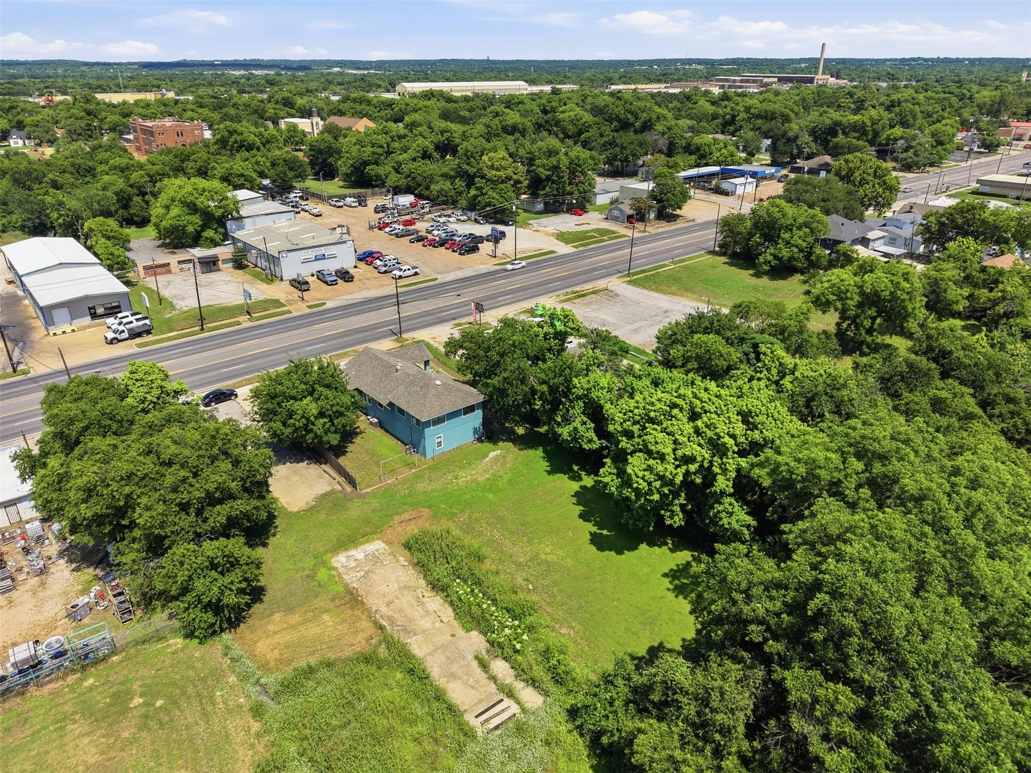 main property photo 30