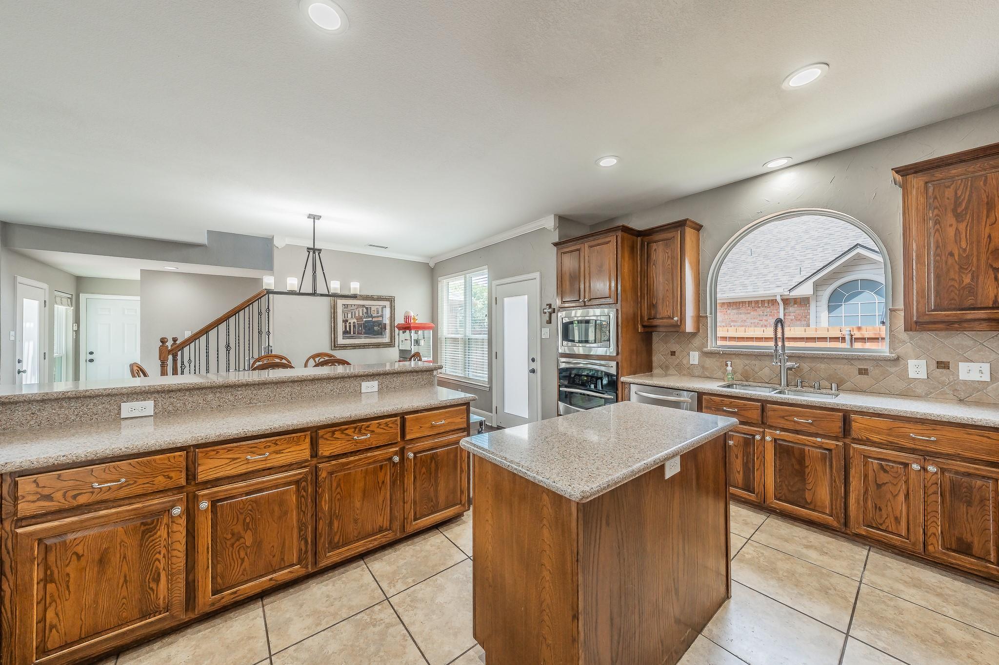 main property photo 7