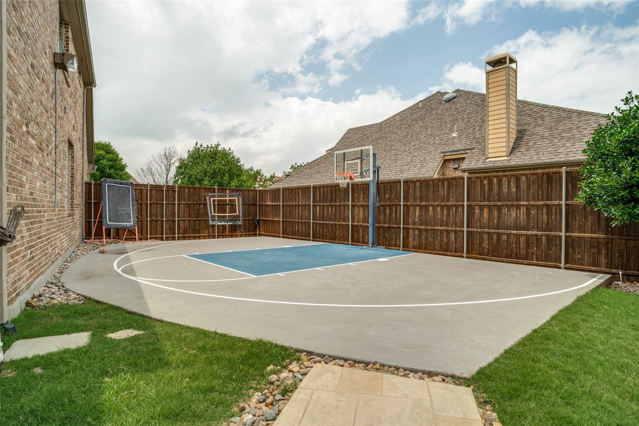 main property photo 23
