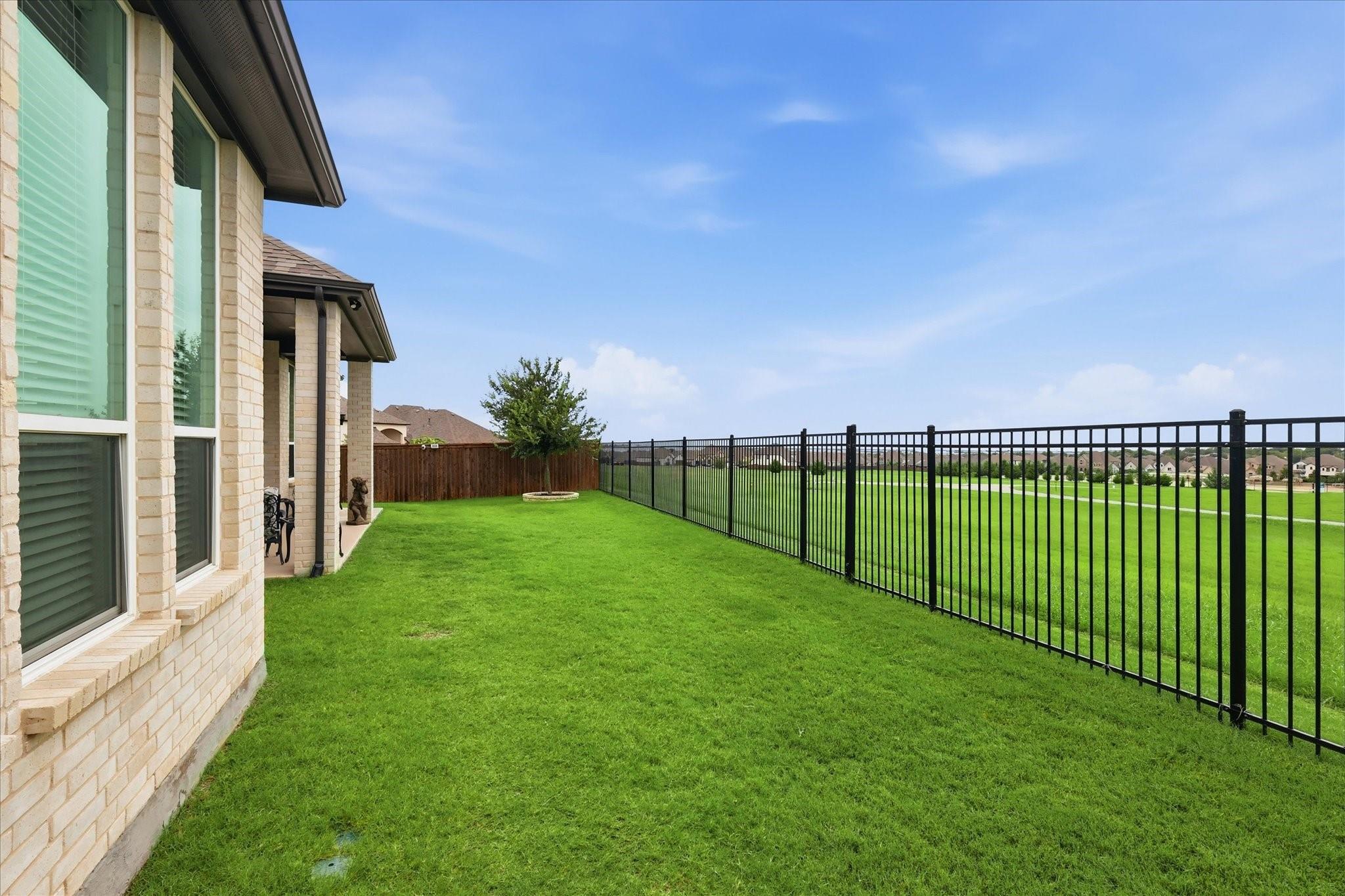 main property photo 28