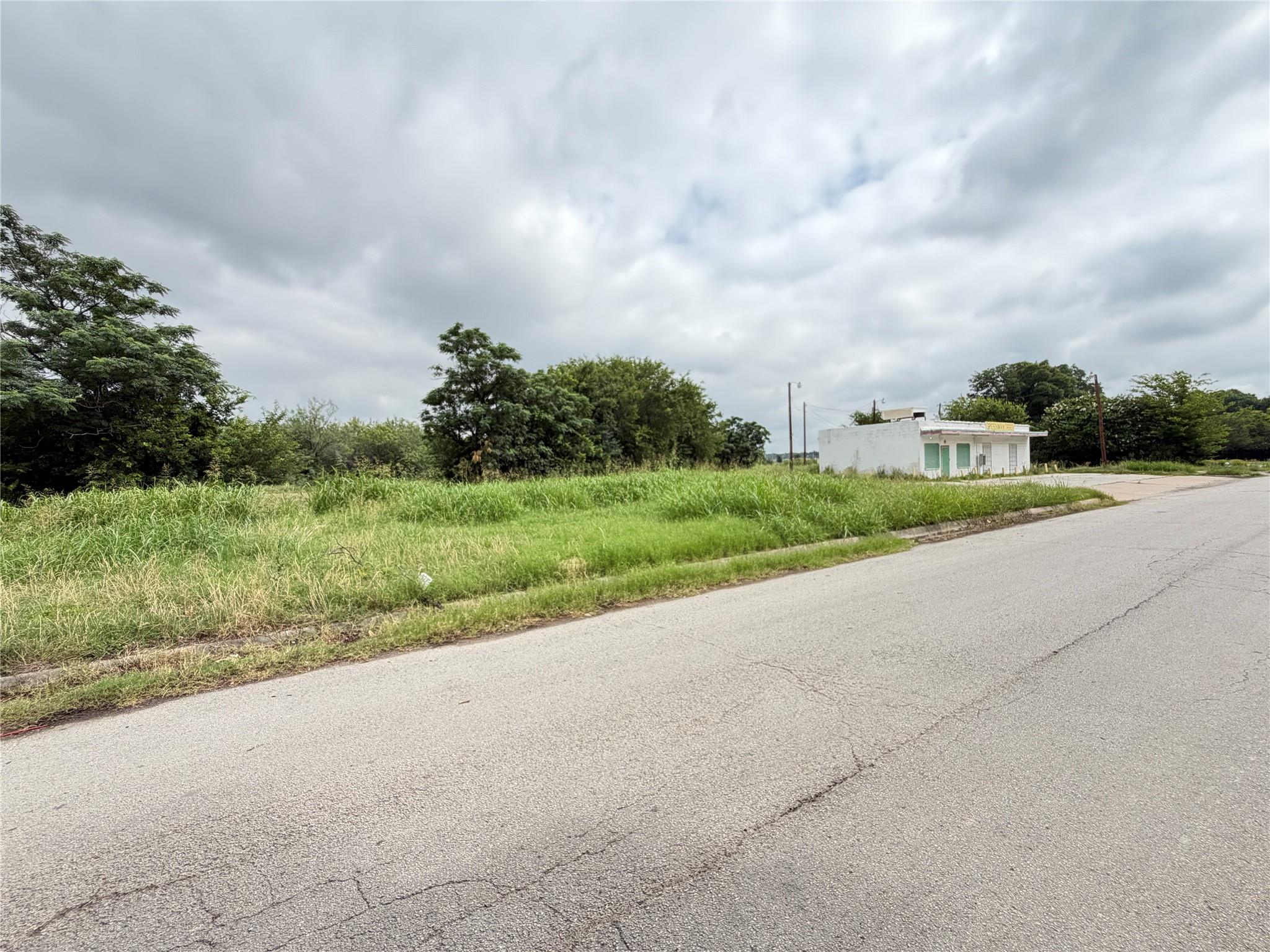 main property photo 12
