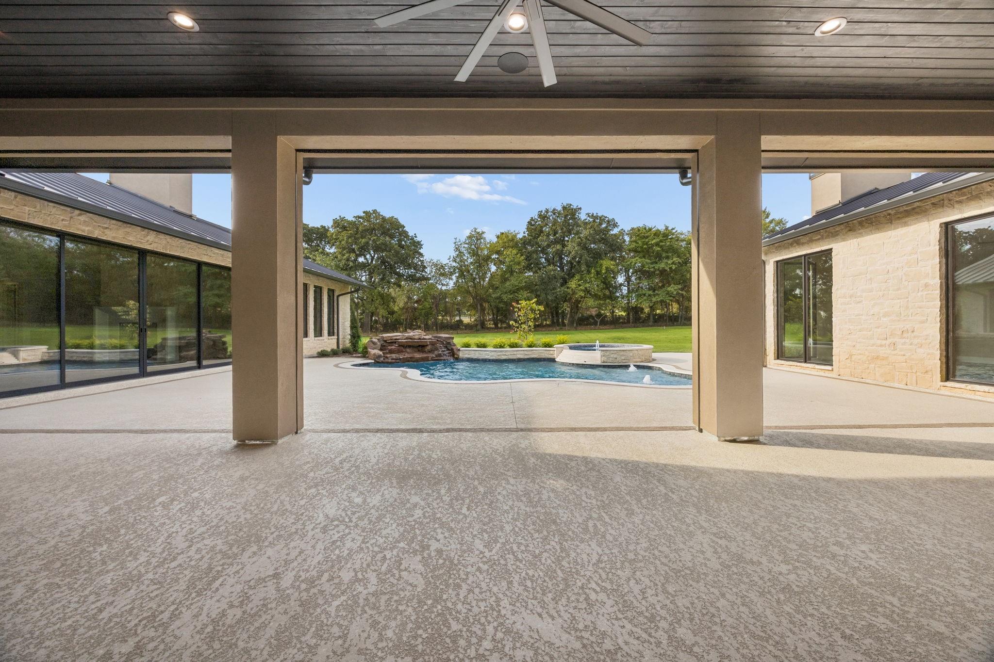 main property photo 33