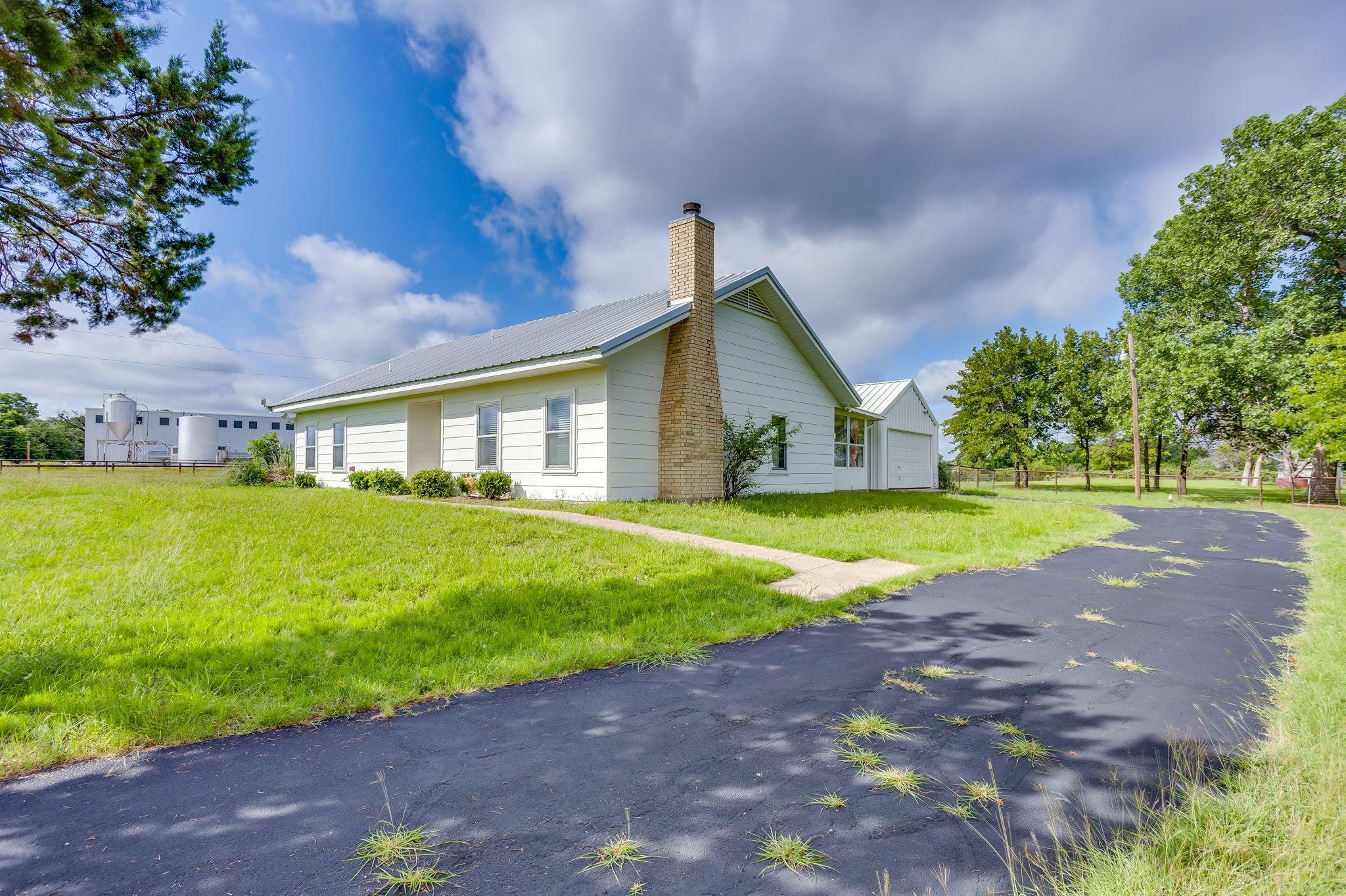 main property photo 10
