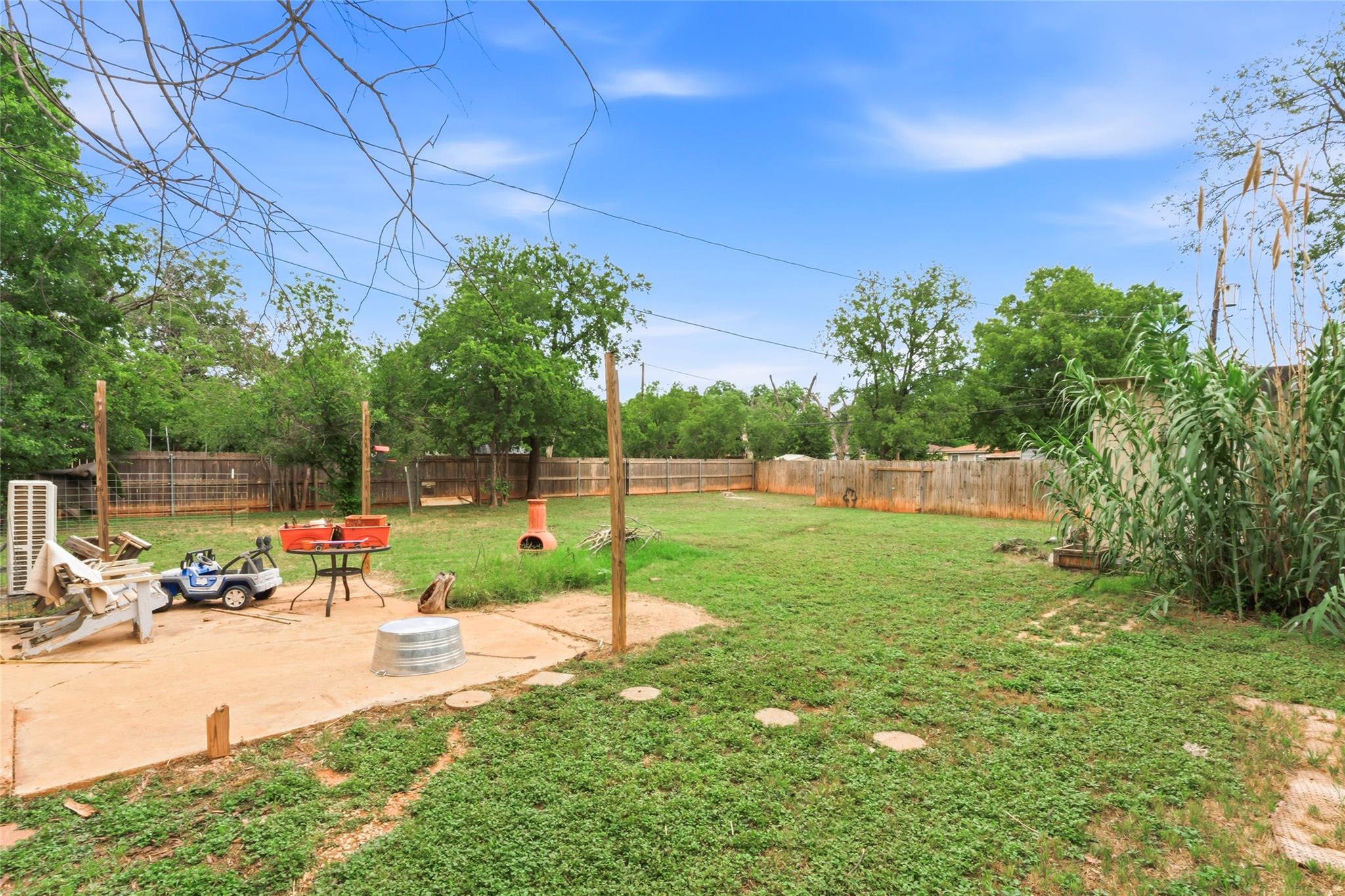 main property photo 9