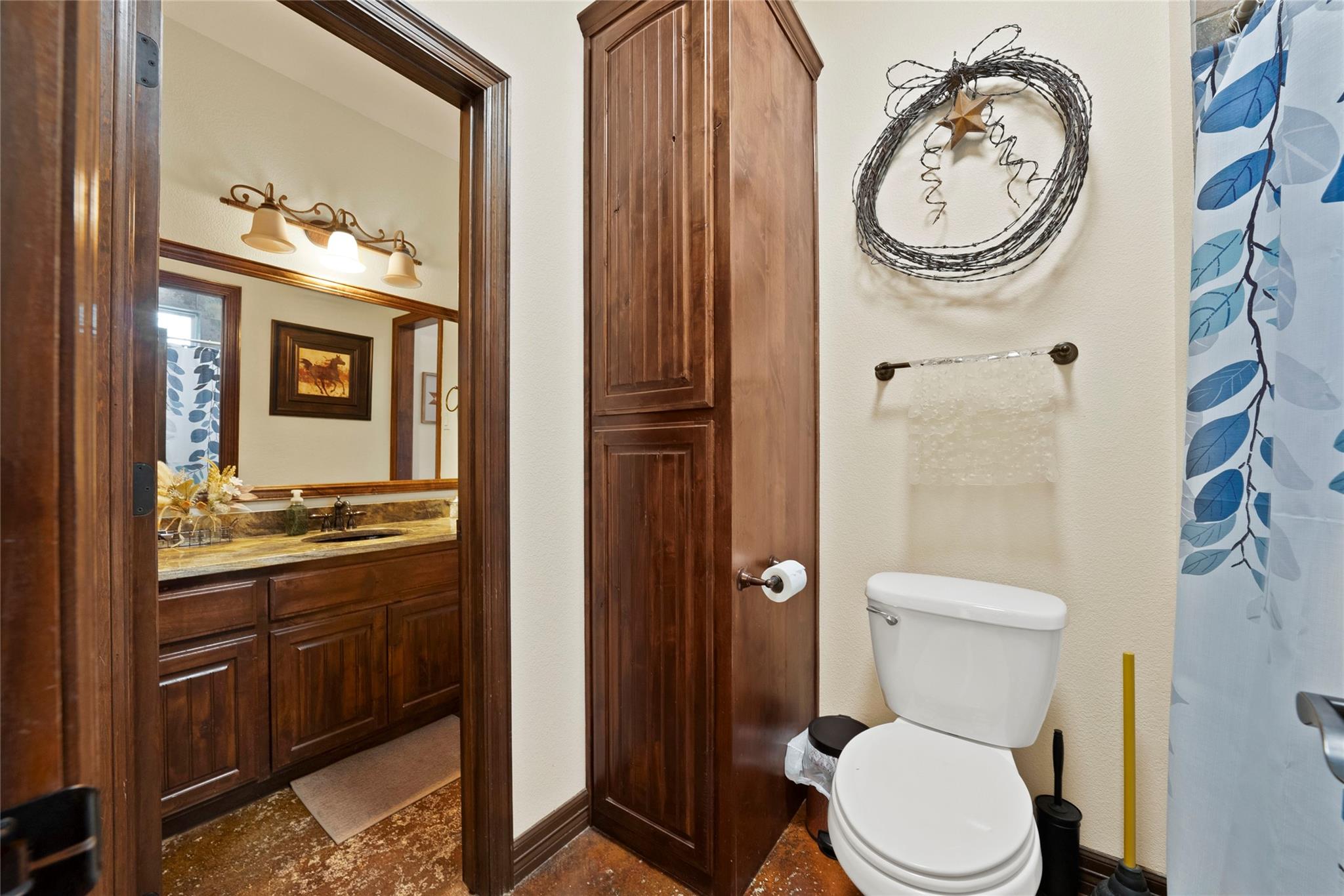 main property photo 28