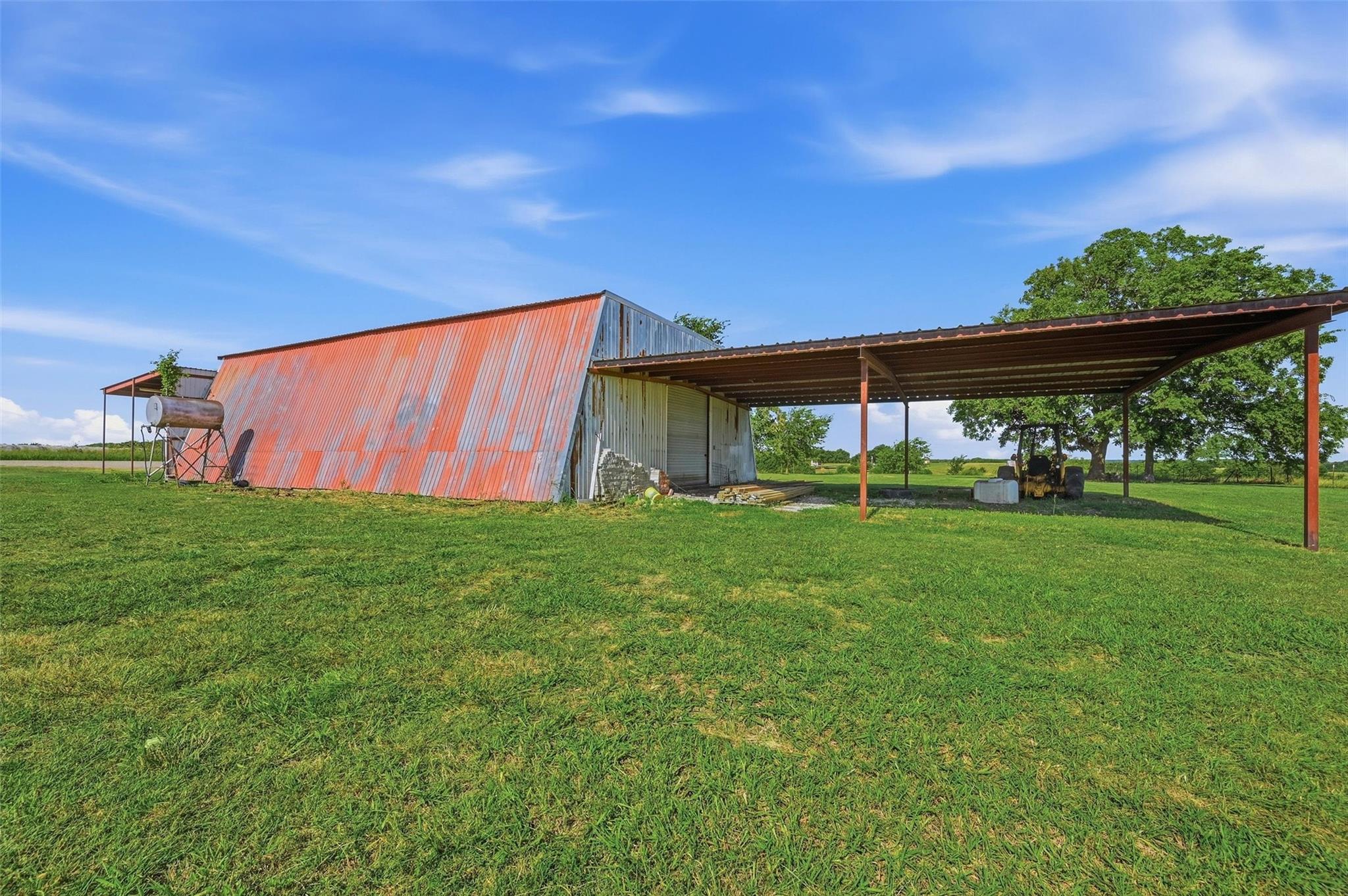 main property photo 10