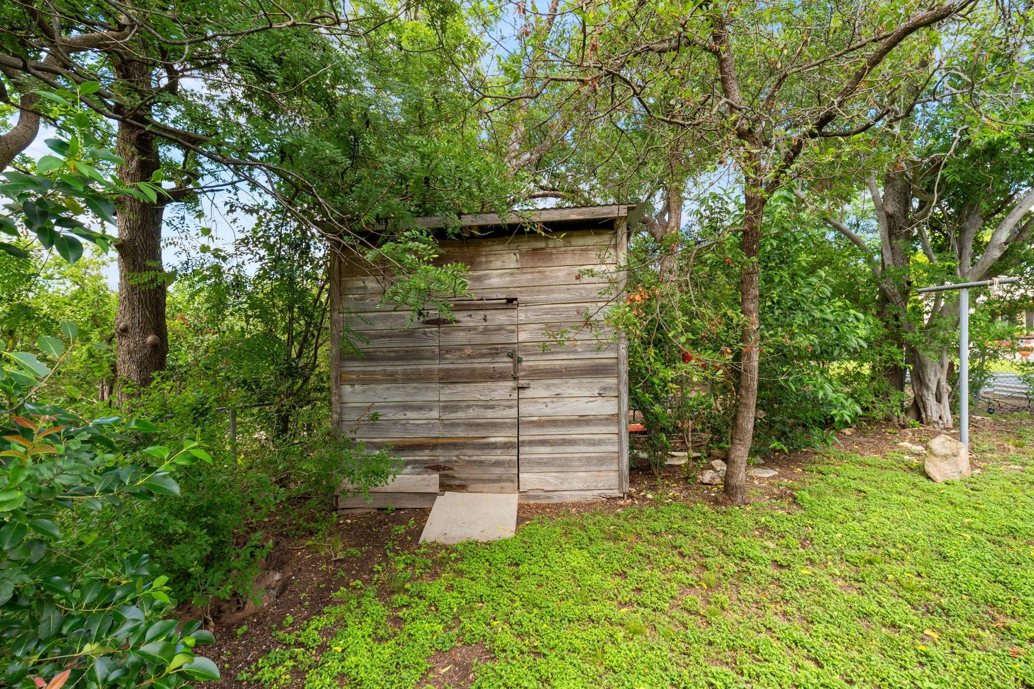 main property photo 30