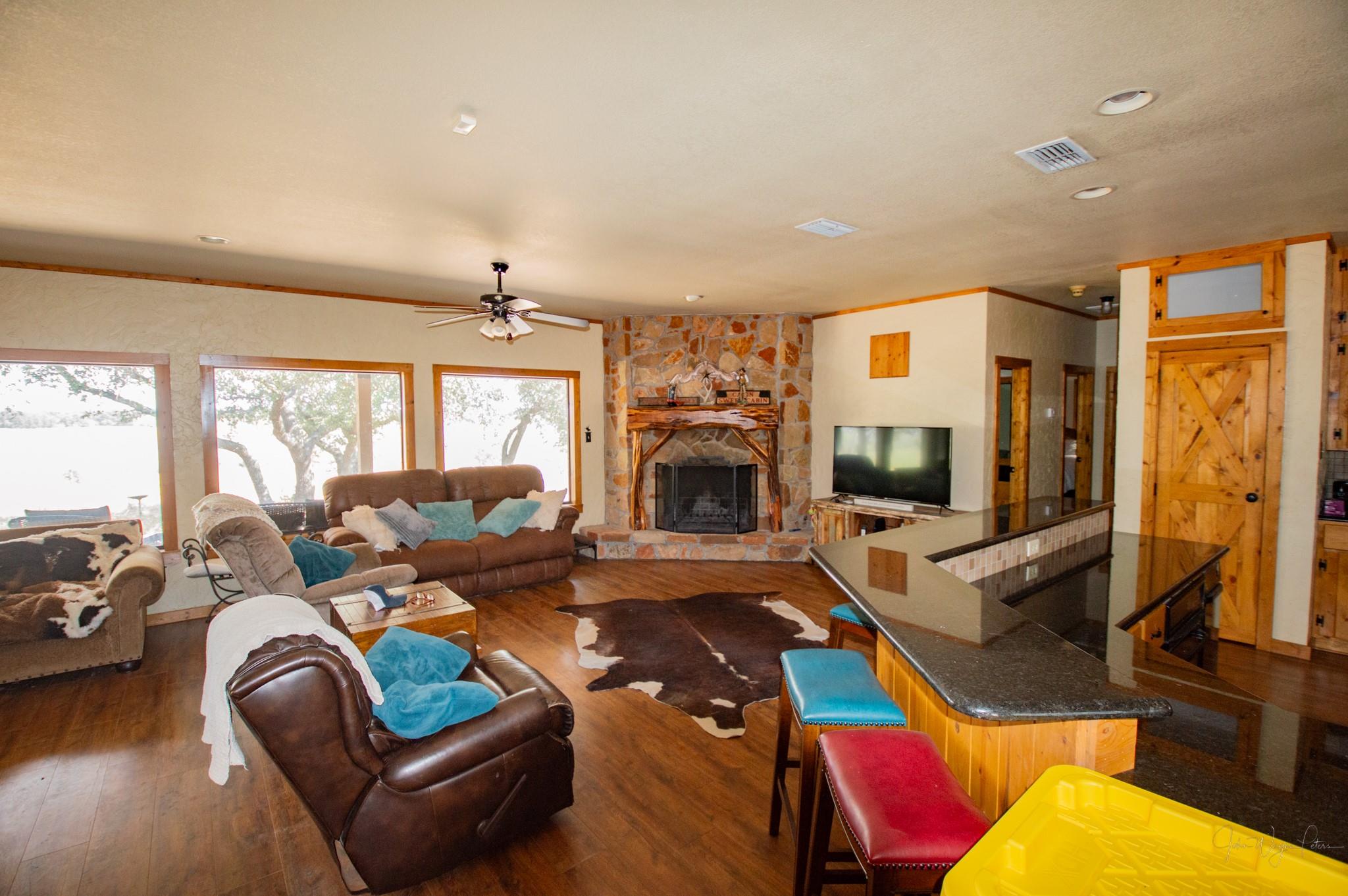 main property photo 11