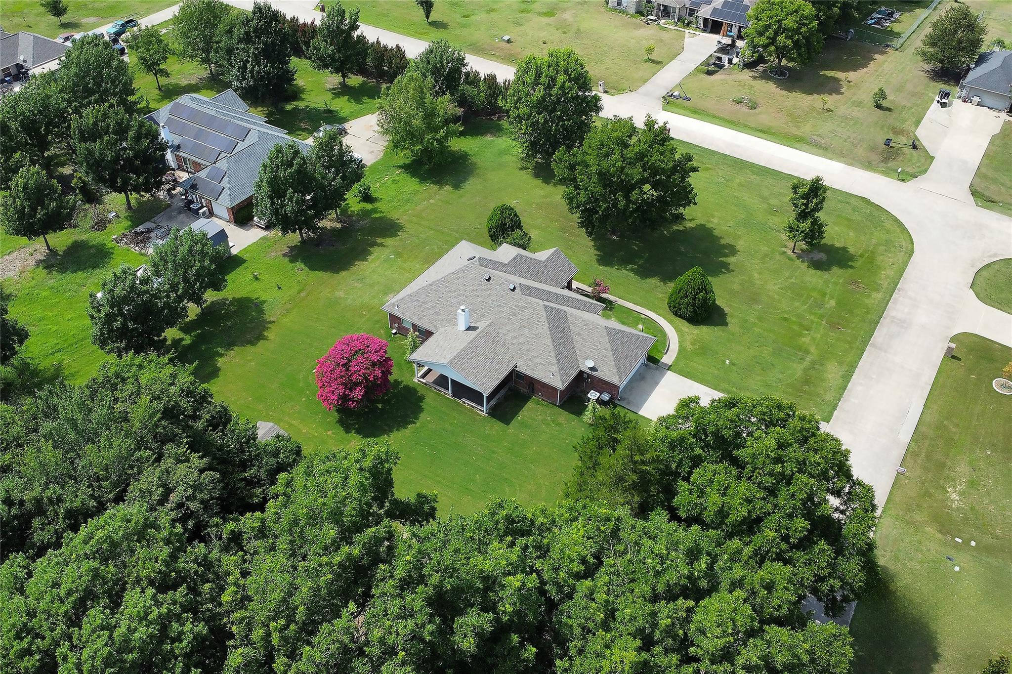 main property photo 28