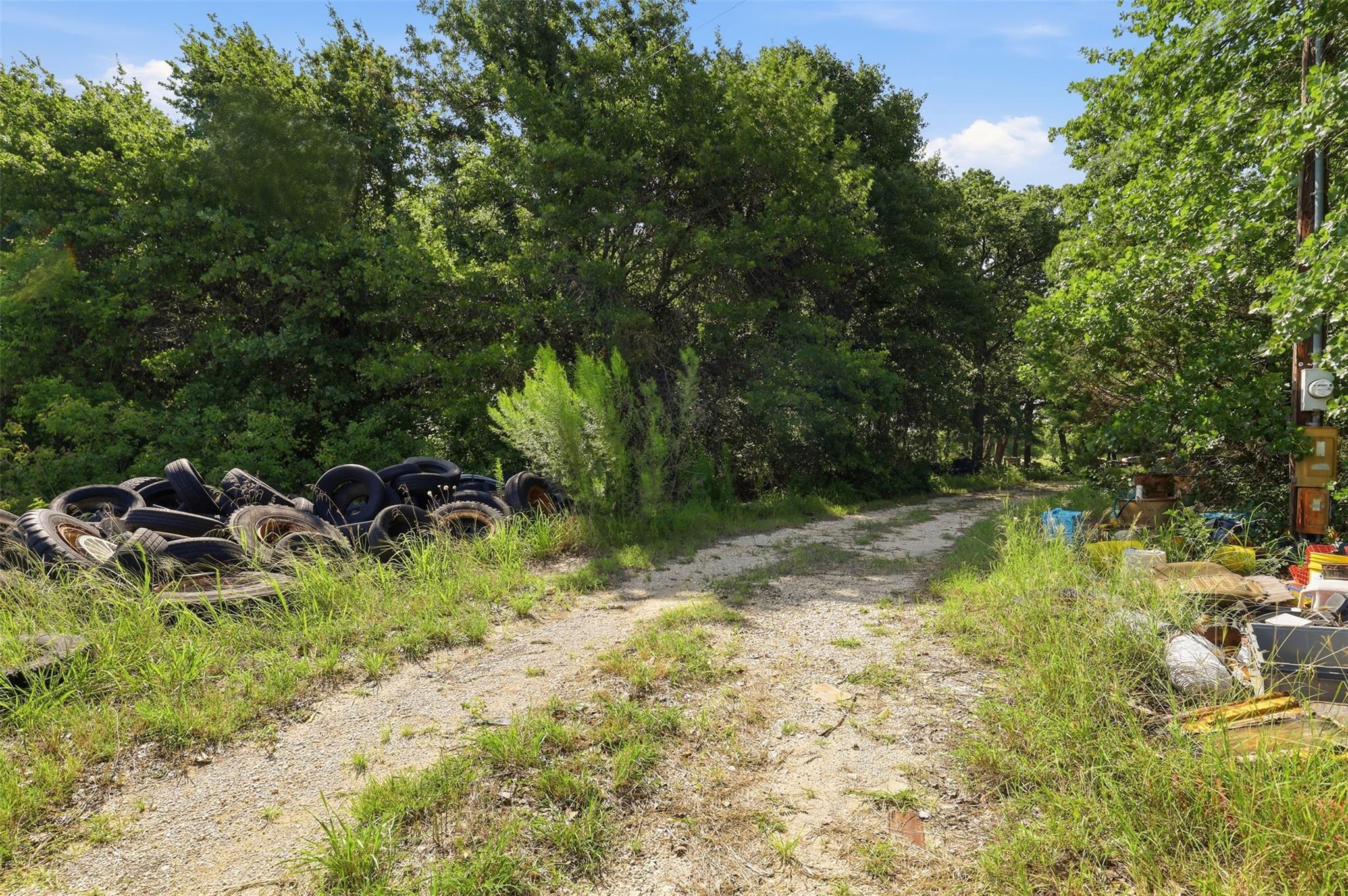 main property photo 28