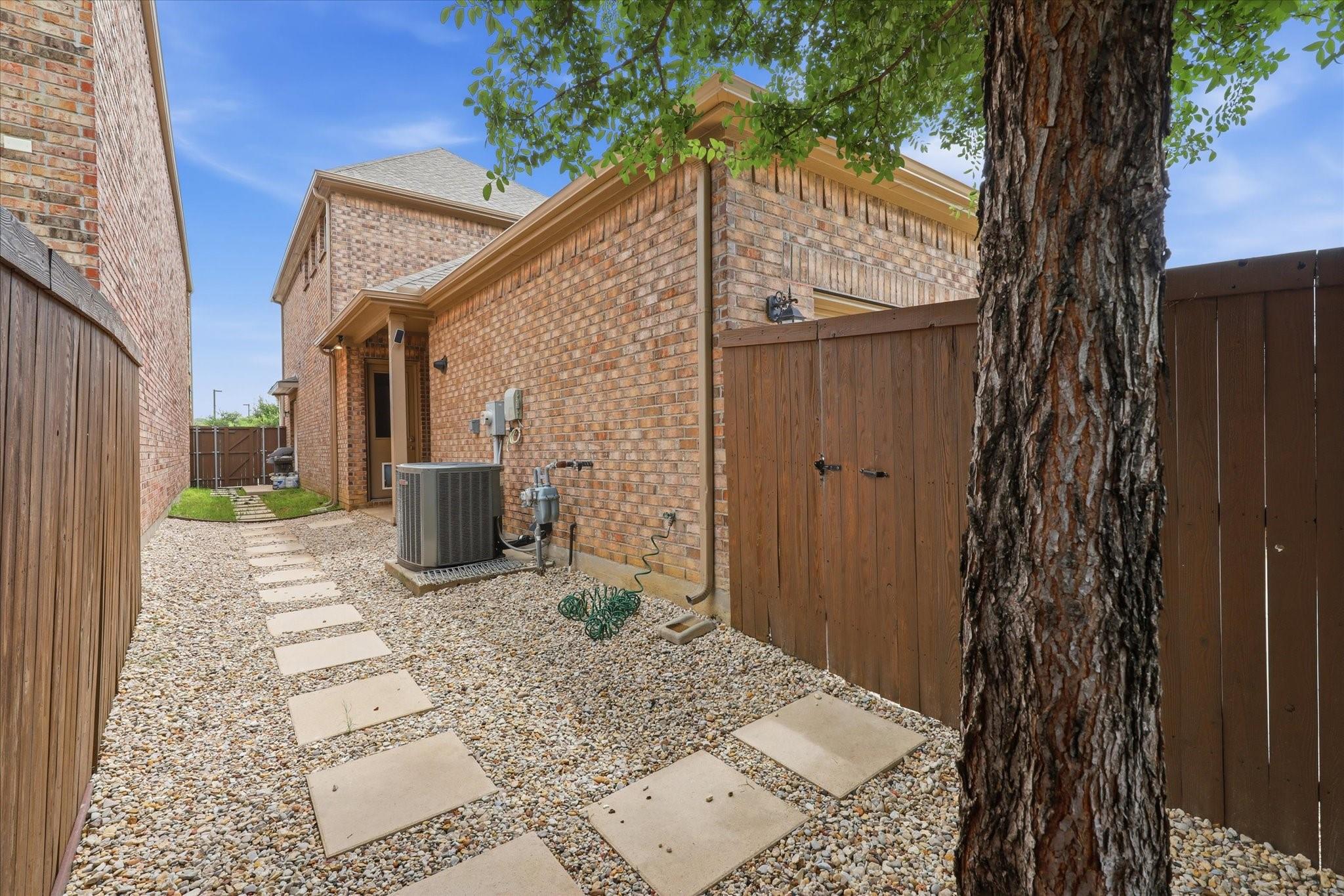 main property photo 31