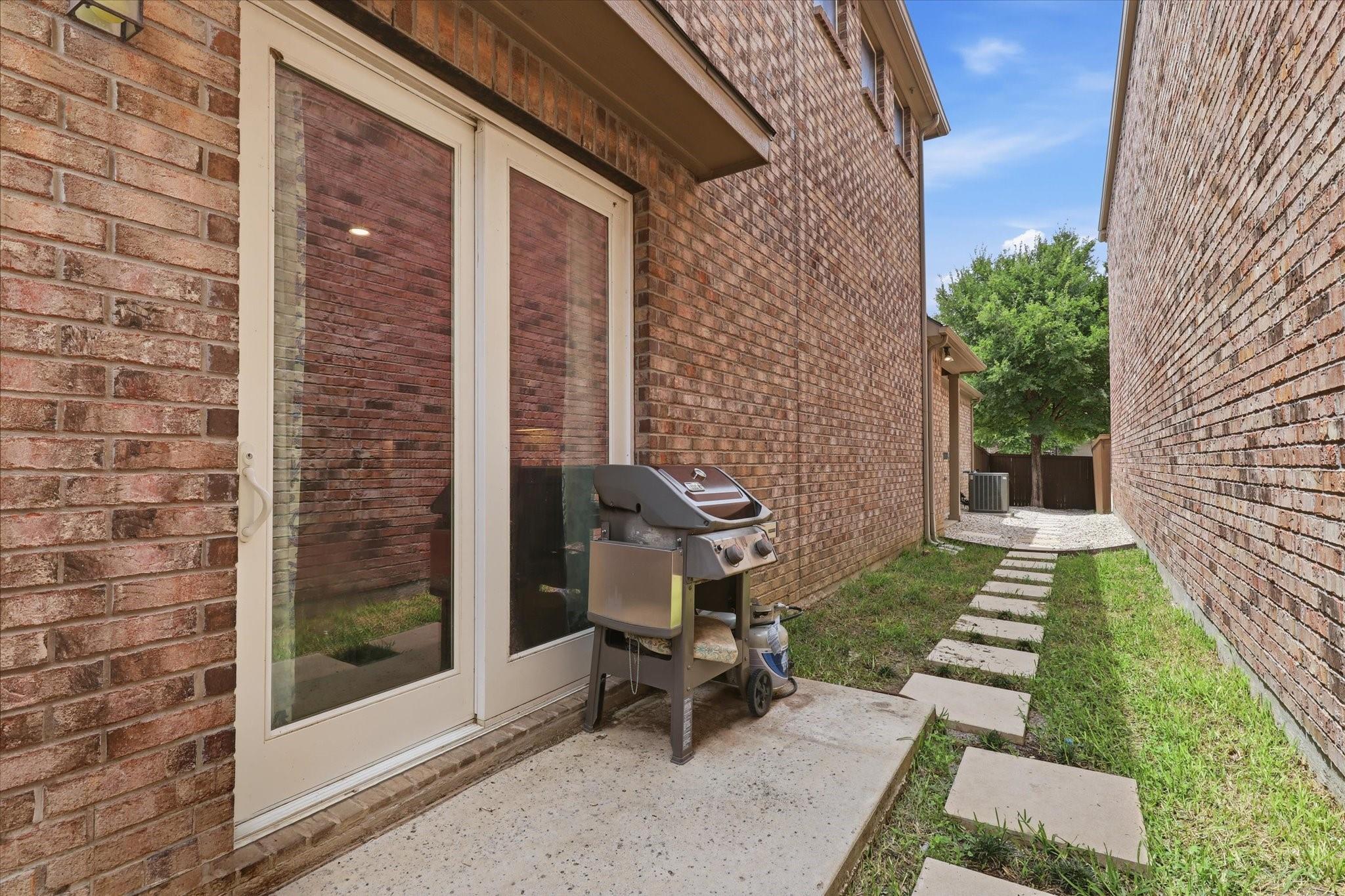 main property photo 32