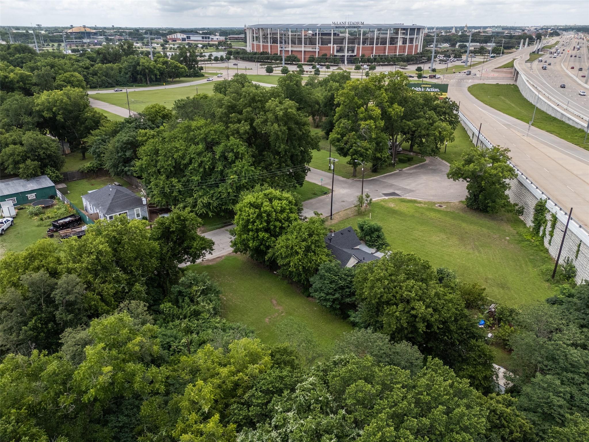 main property photo 6