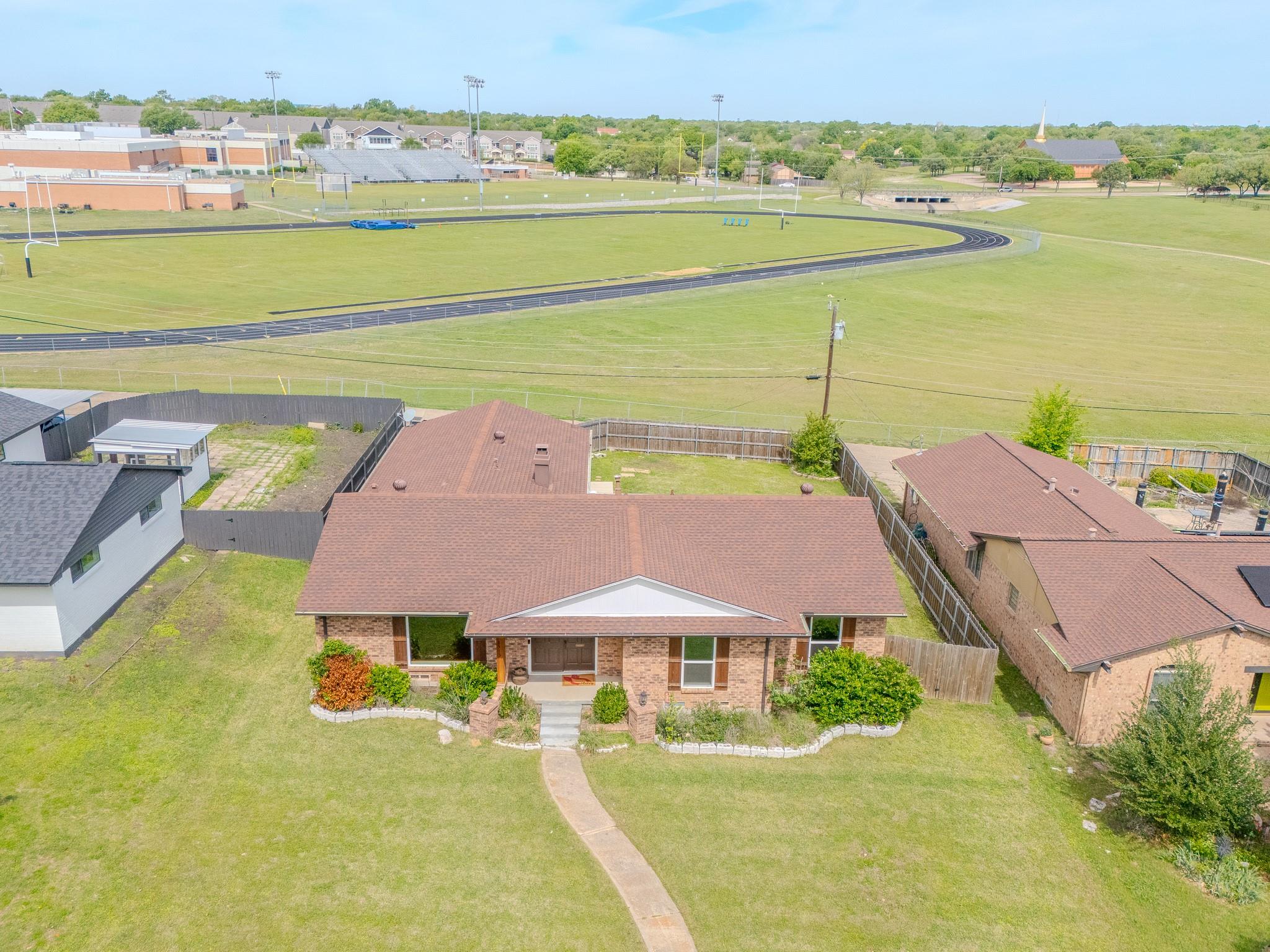 main property photo 12
