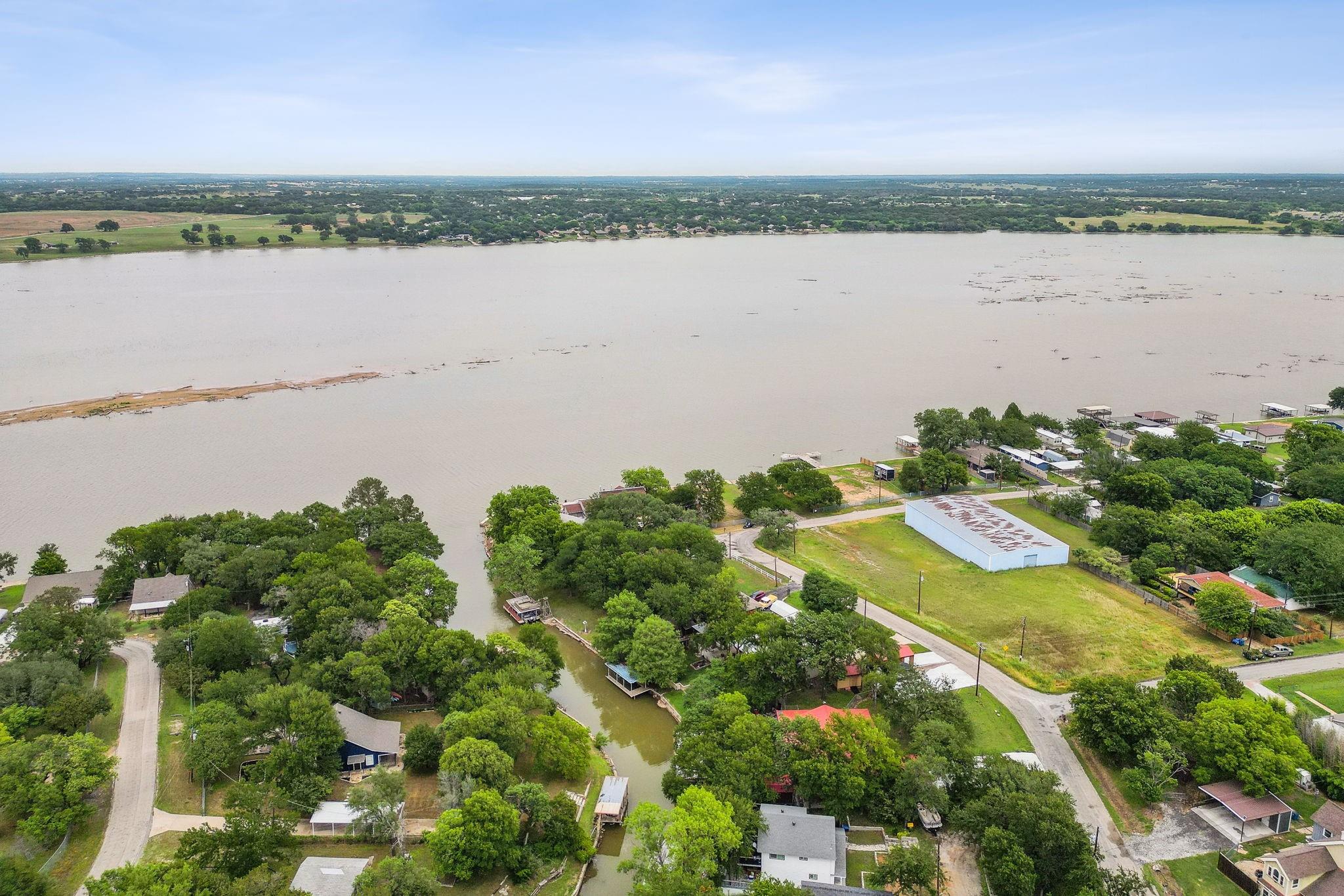 main property photo 29