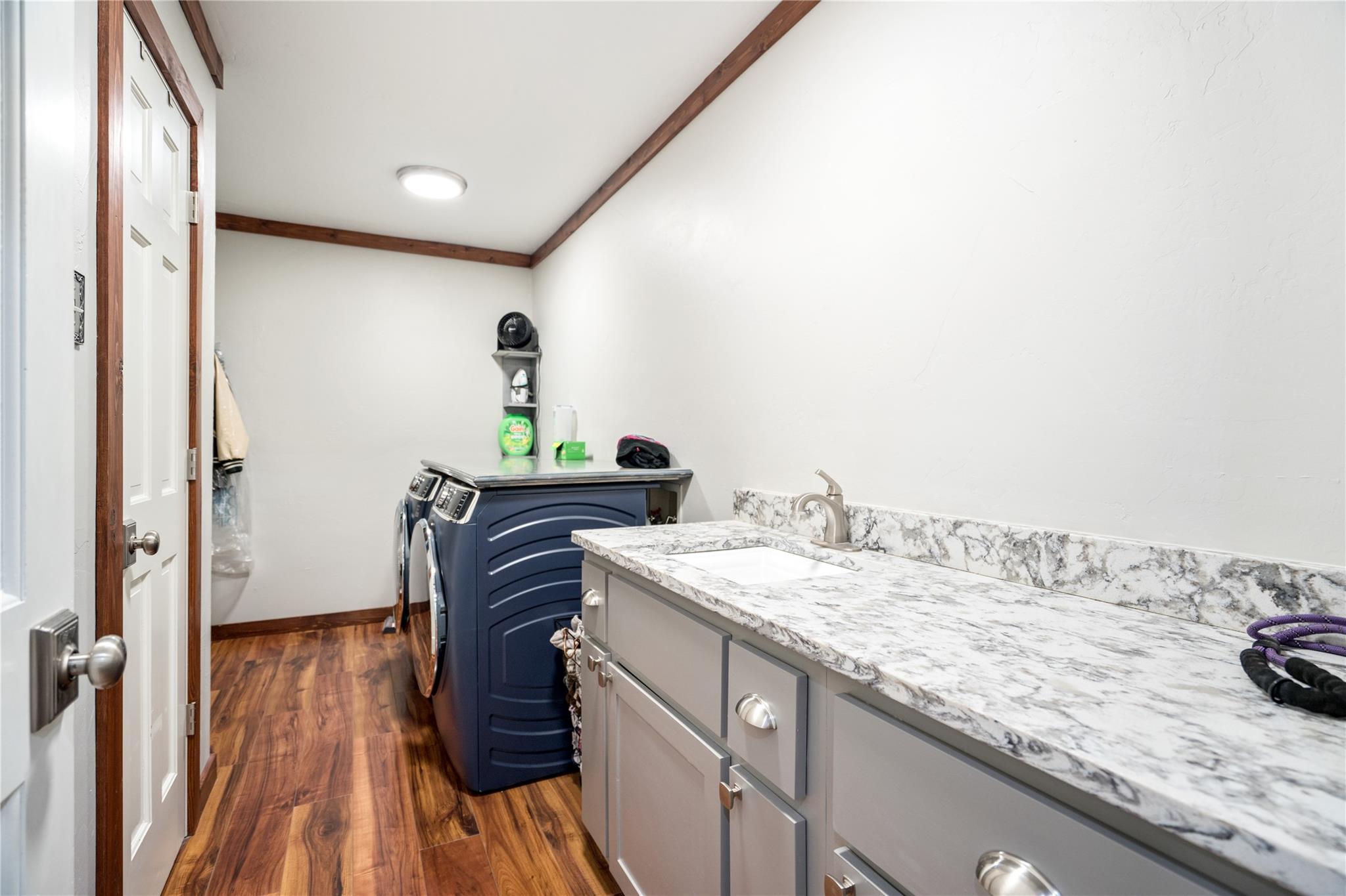 main property photo 8