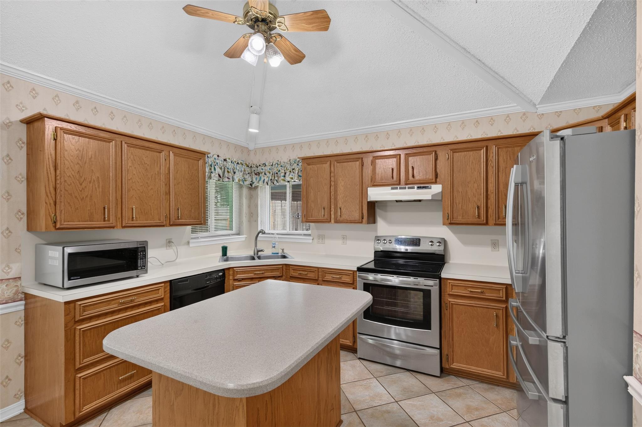 main property photo 12