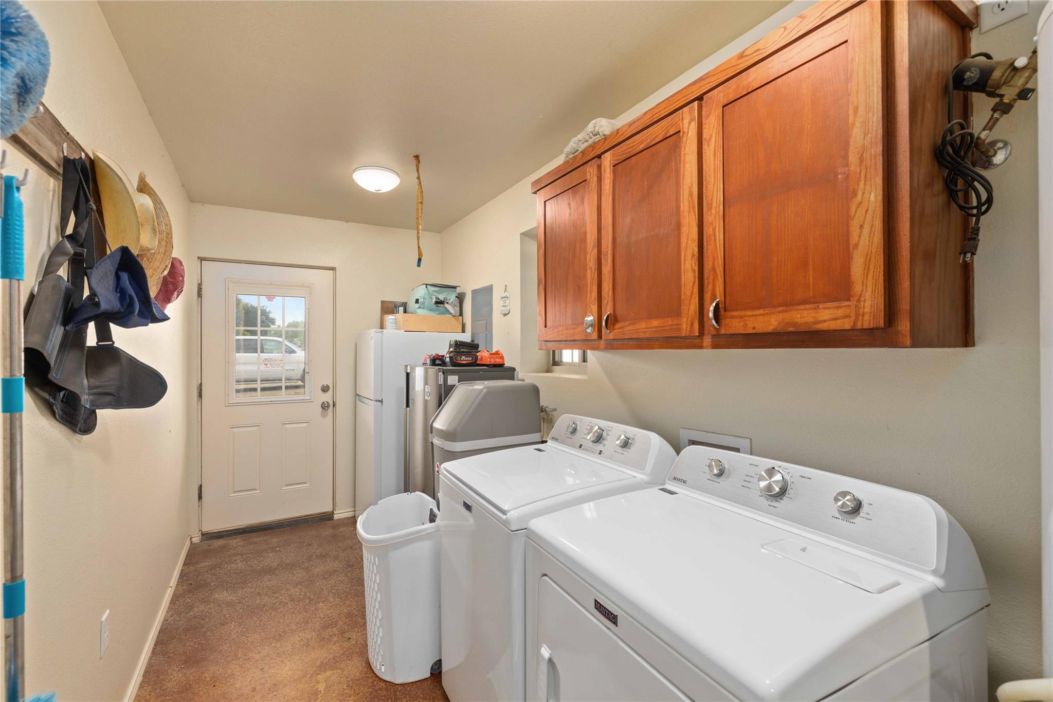 main property photo 24