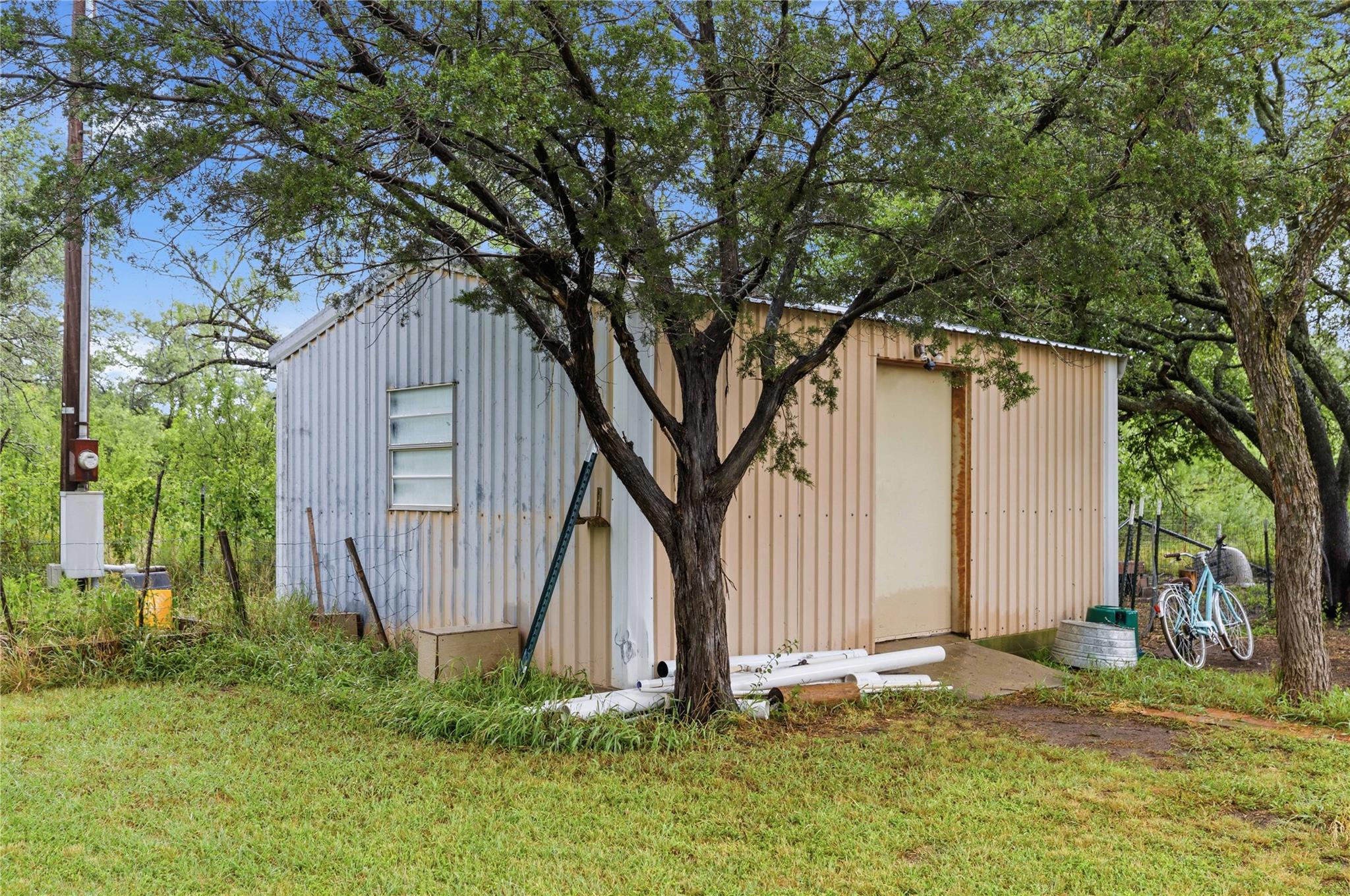 main property photo 39
