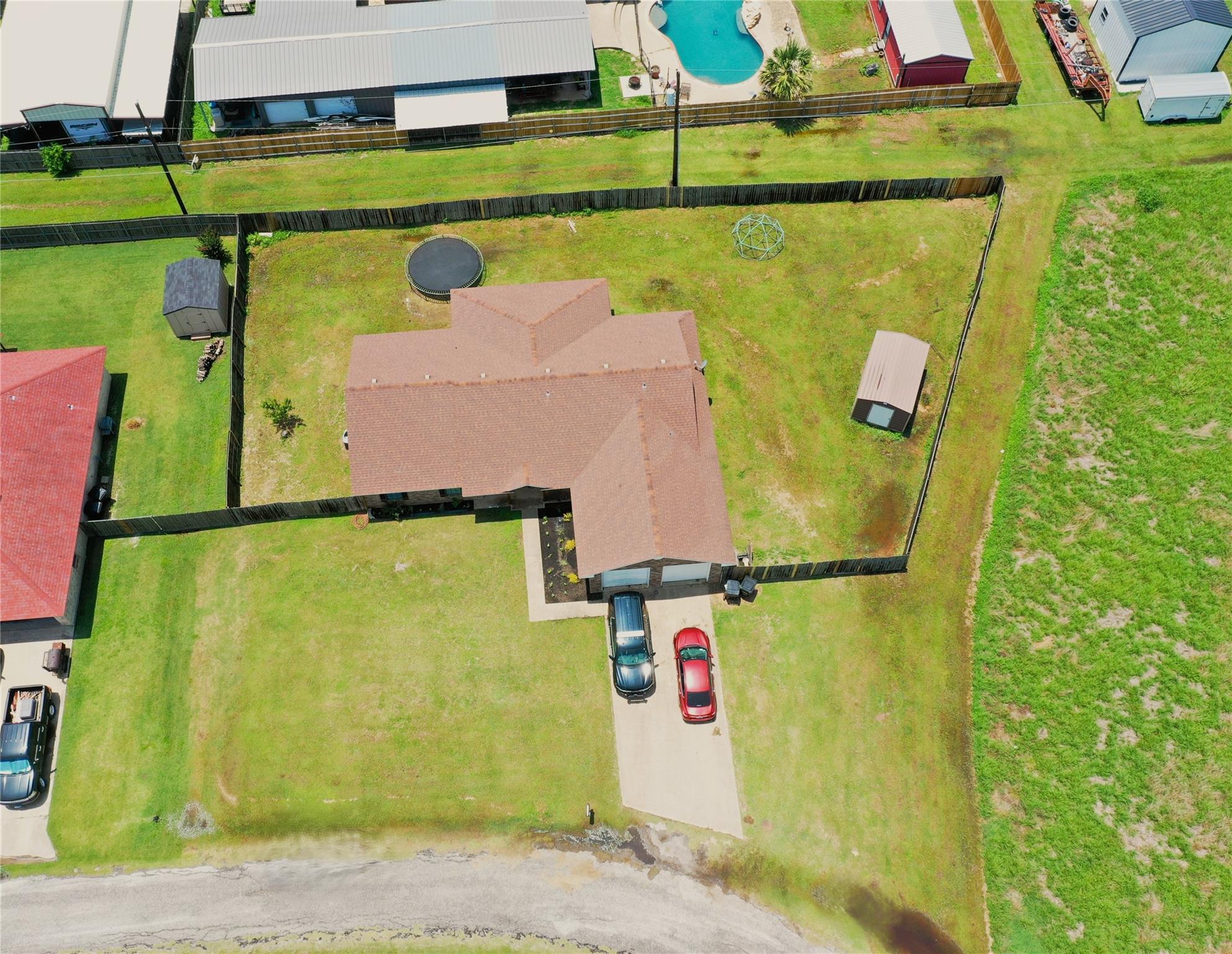 main property photo 30