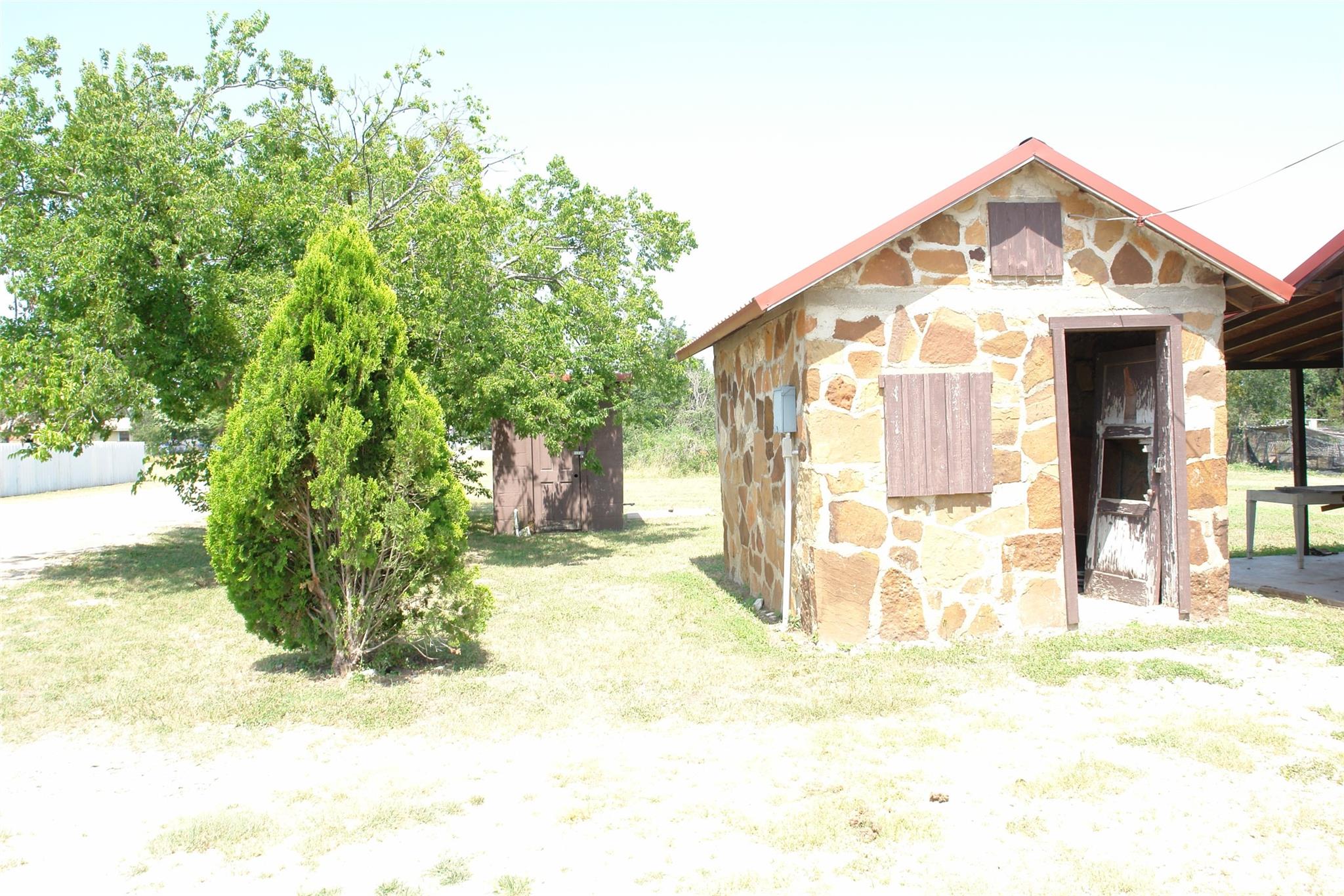 main property photo 6