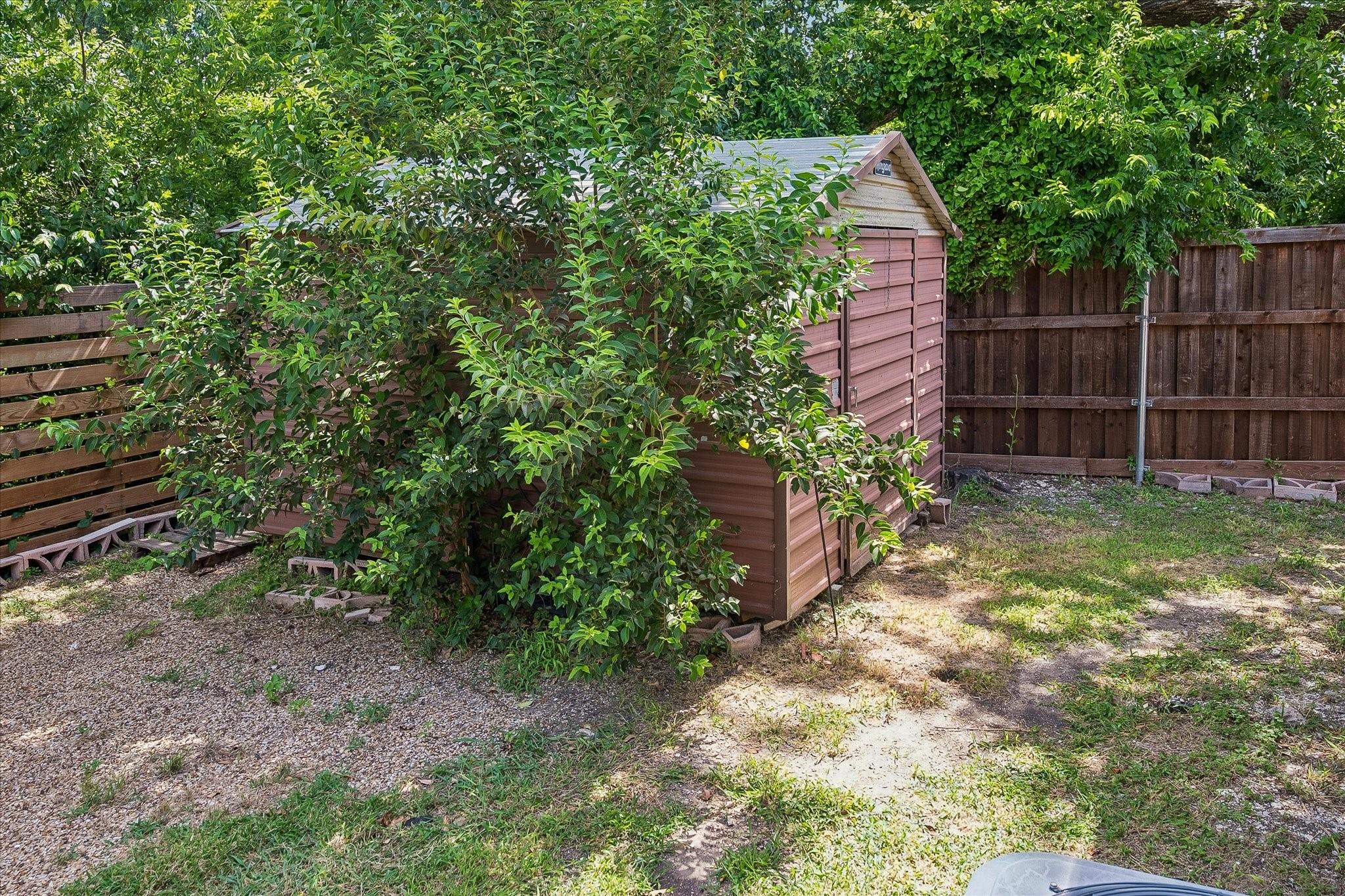 main property photo 28
