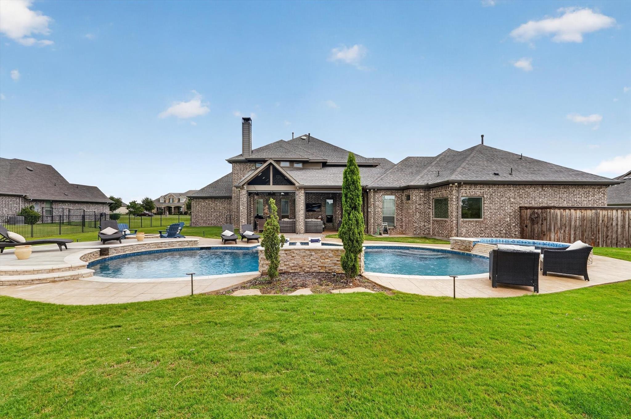 main property photo 27