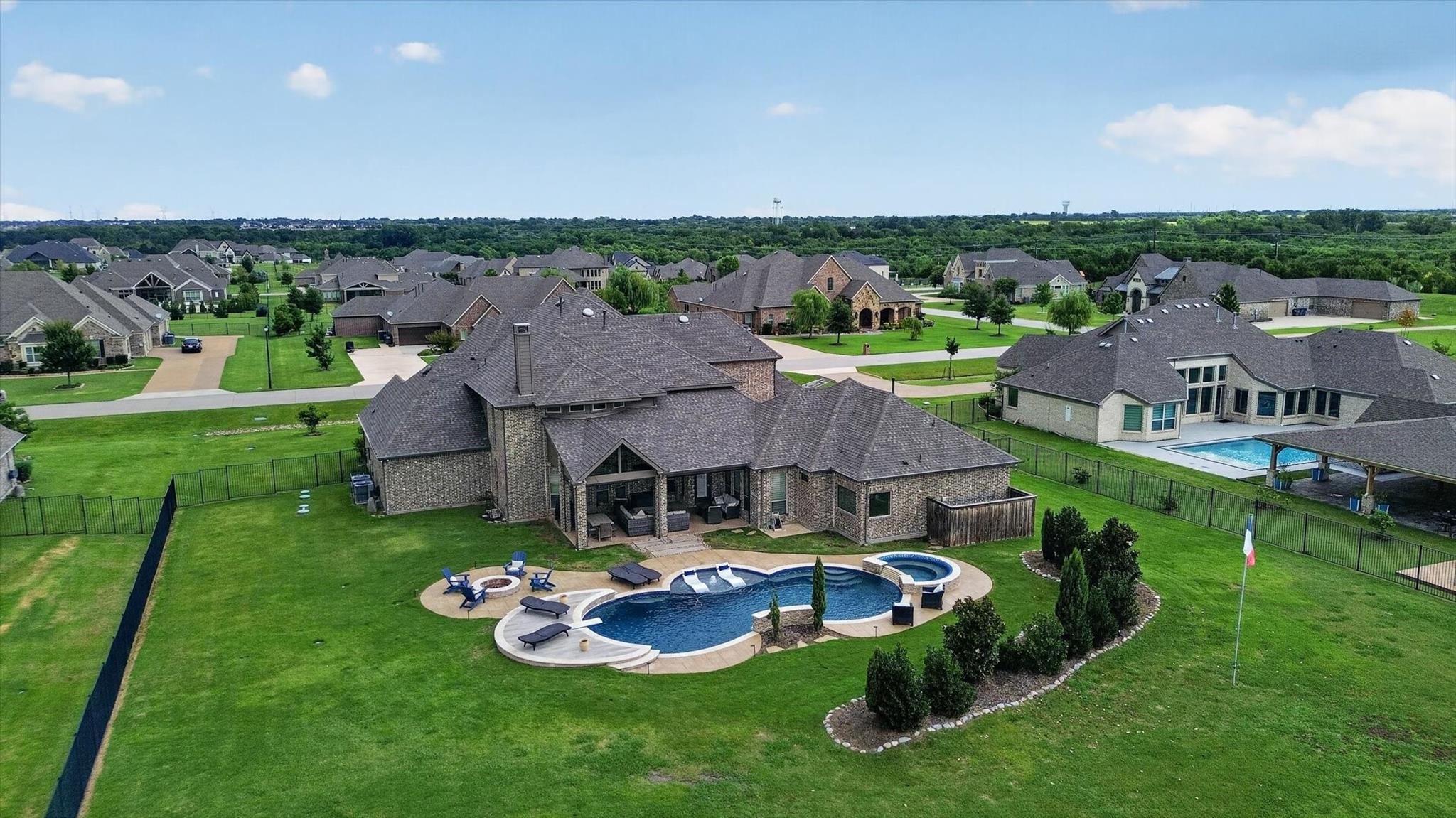 main property photo 36